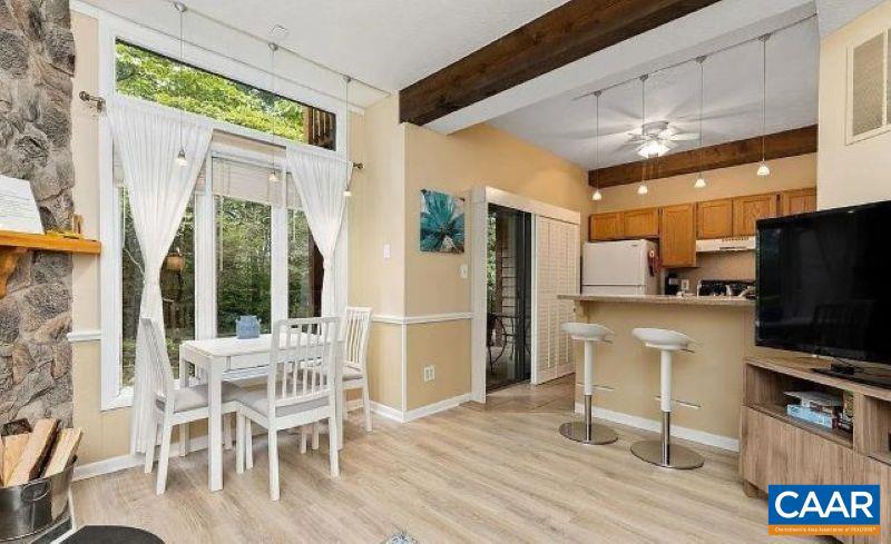 718 LAURELWOOD CONDOS