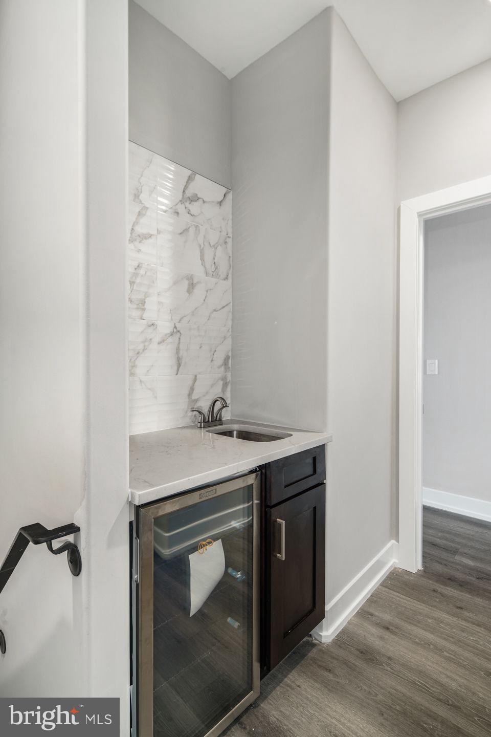 POINT BREEZE - Residential