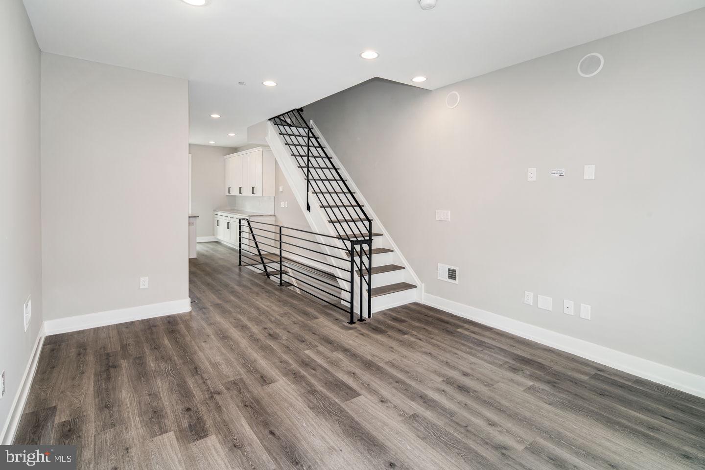 POINT BREEZE - Residential