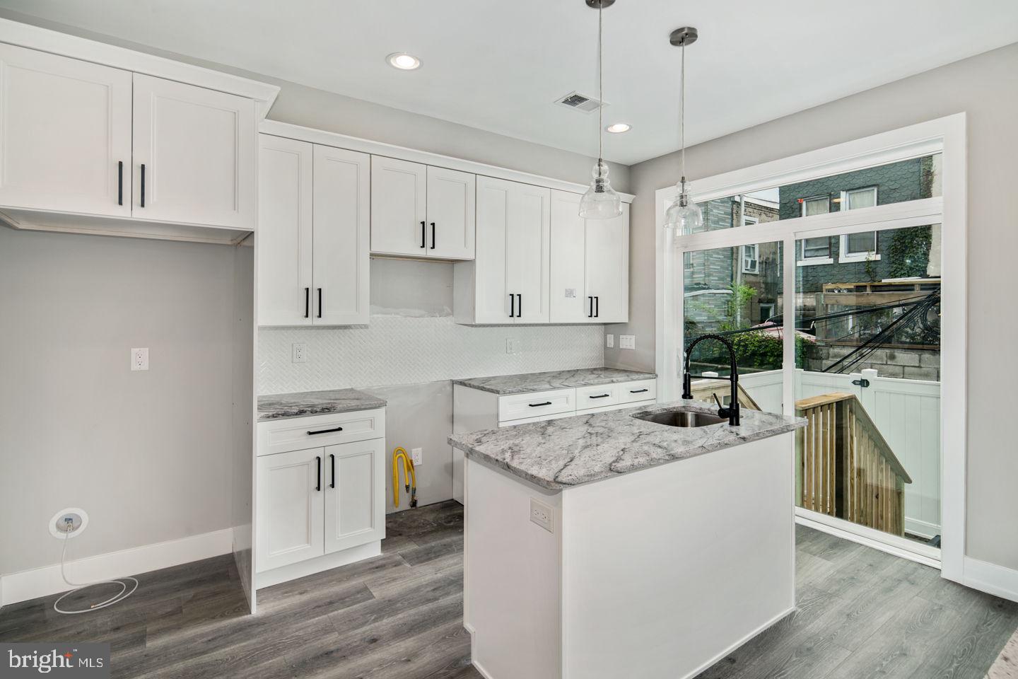 POINT BREEZE - Residential