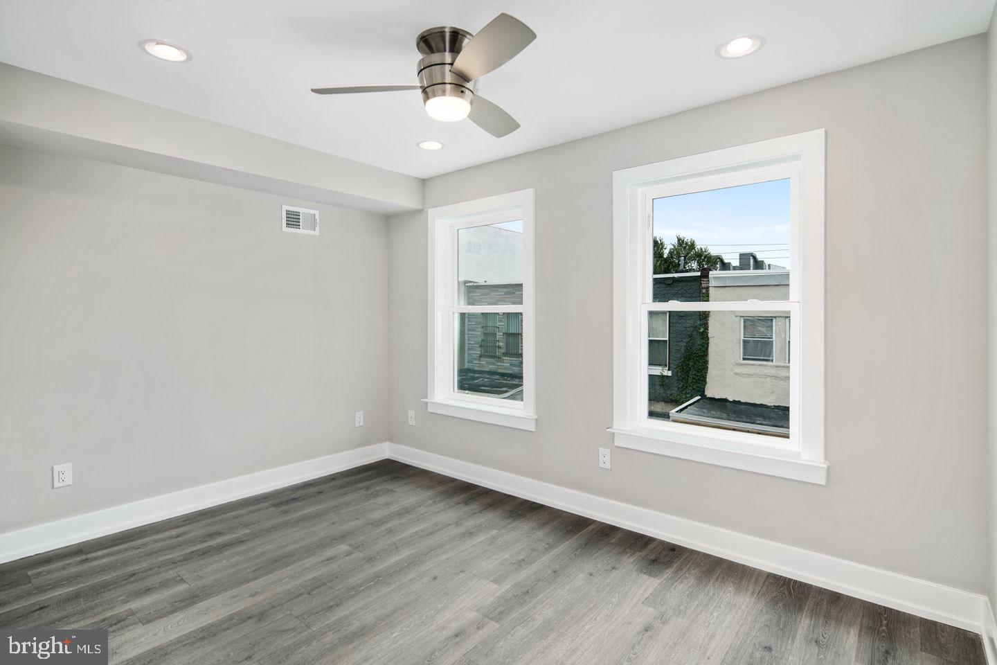 POINT BREEZE - Residential