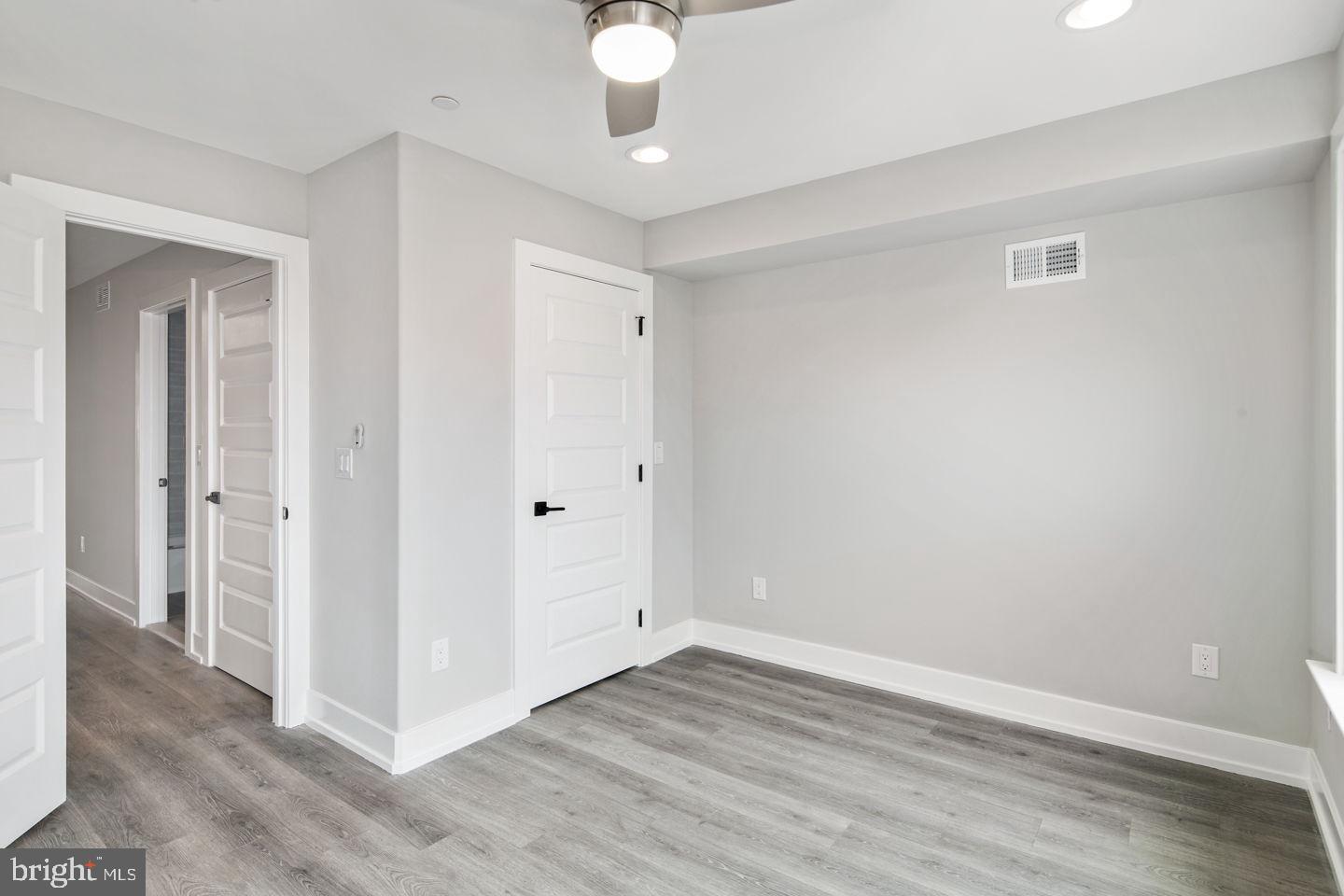 POINT BREEZE - Residential