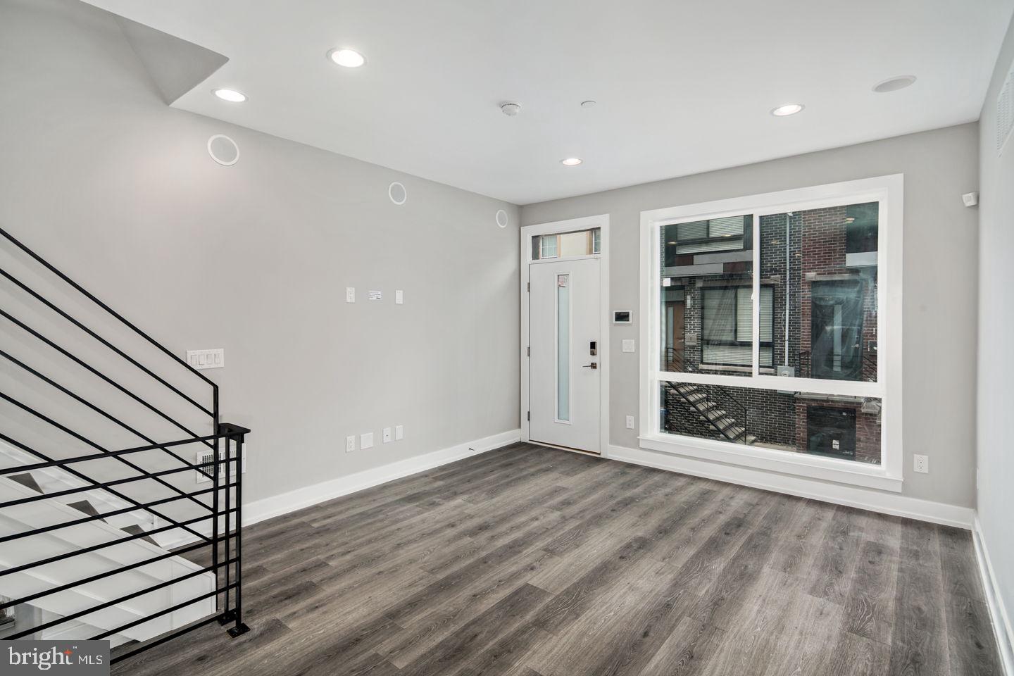 POINT BREEZE - Residential