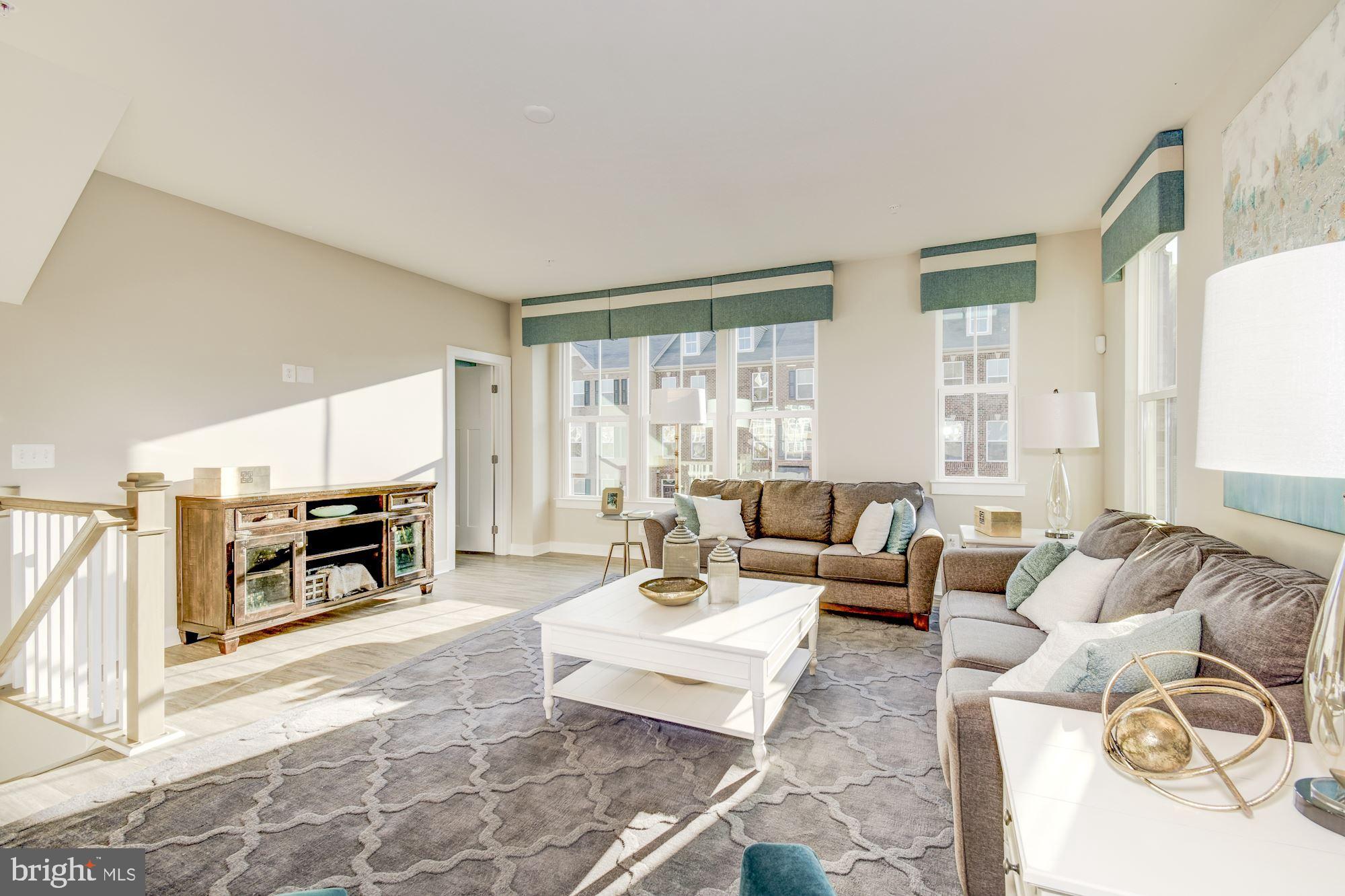 WESTCHESTER SQUARE - Residential