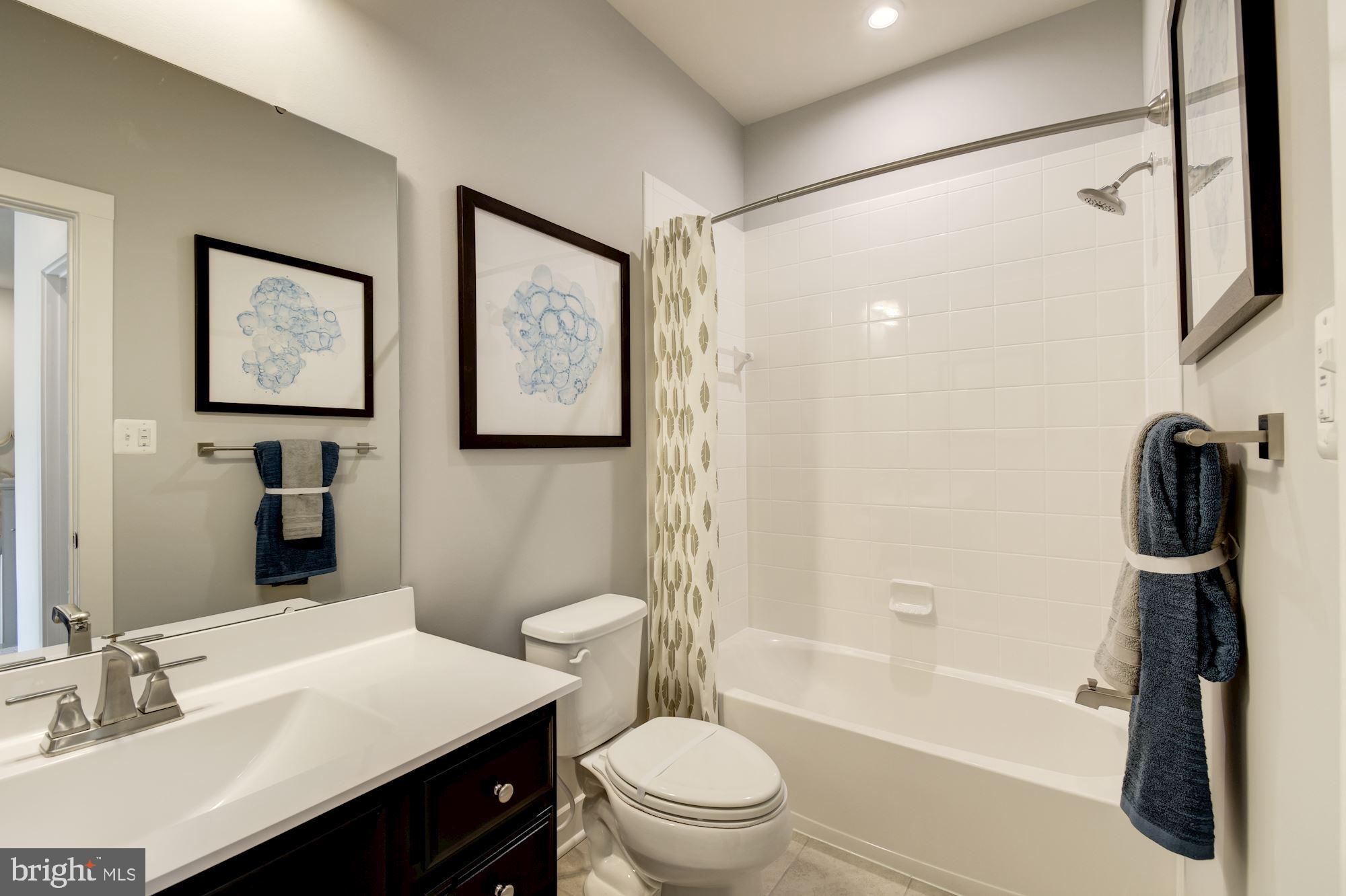 WESTCHESTER SQUARE - Residential