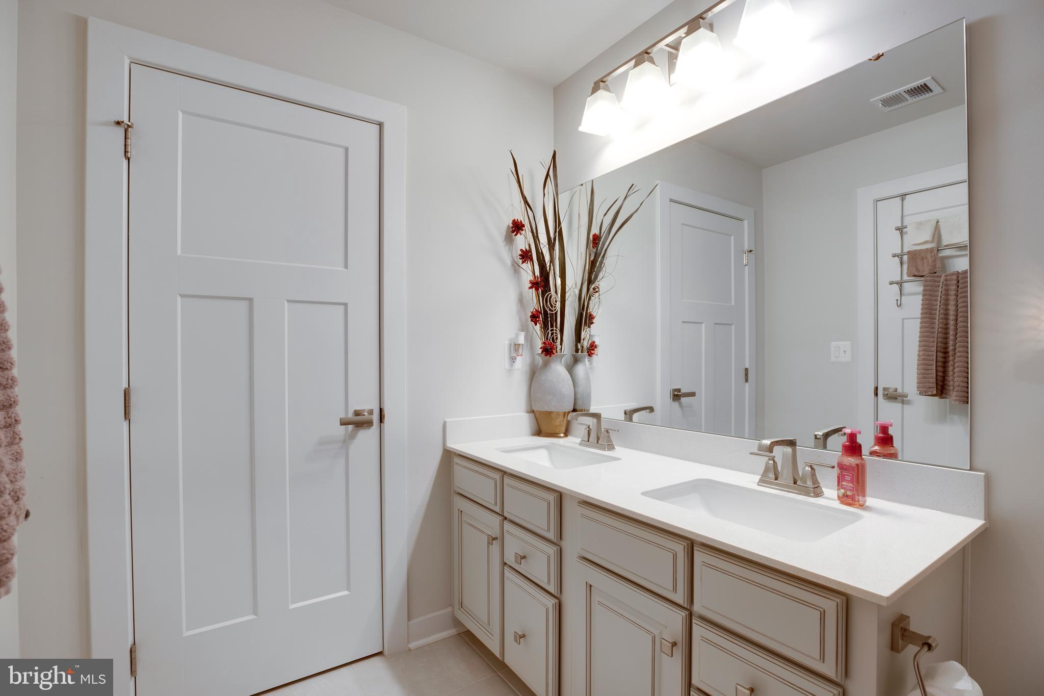 BROAD RUN ESTATES - Residential