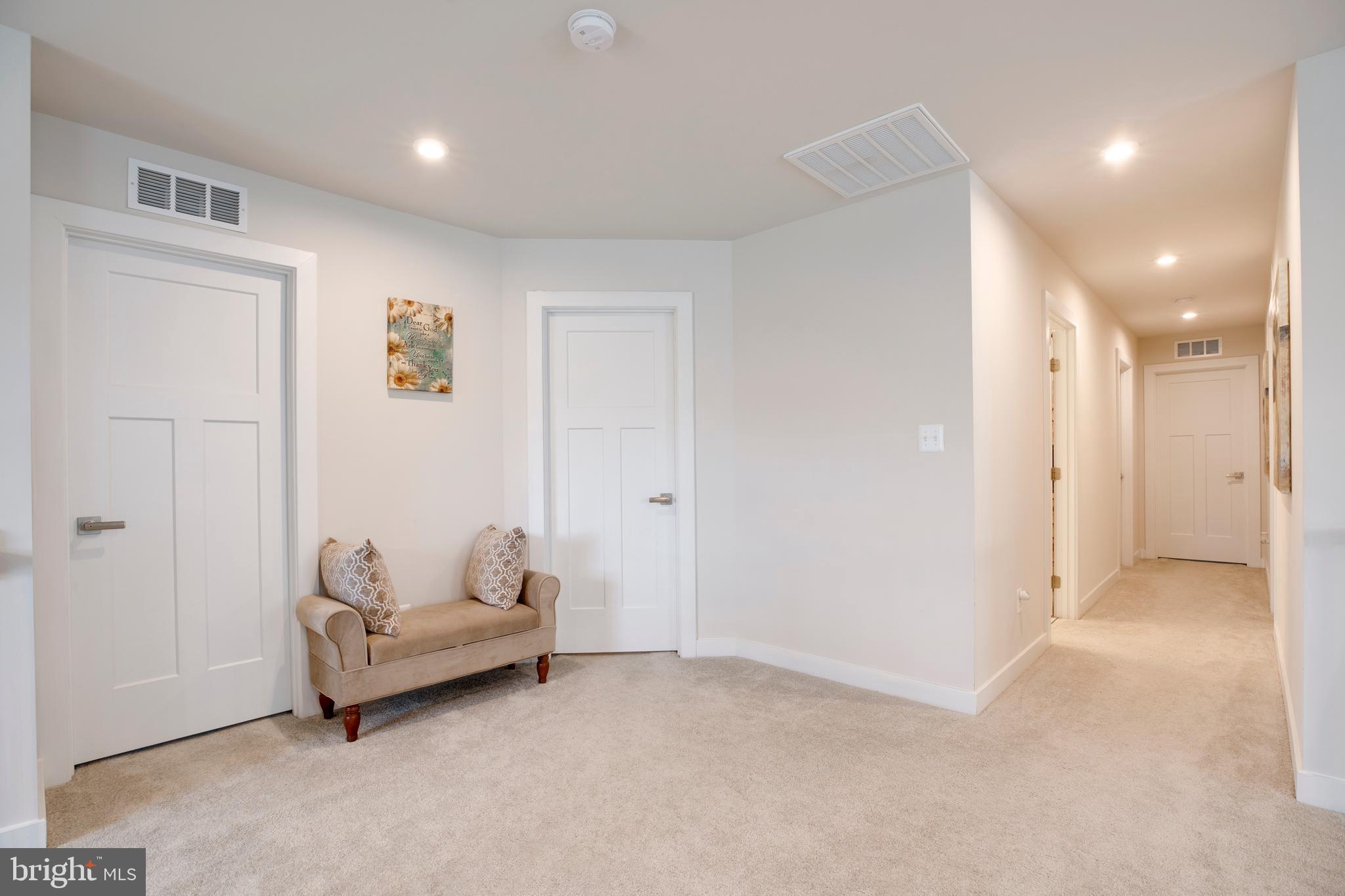 BROAD RUN ESTATES - Residential