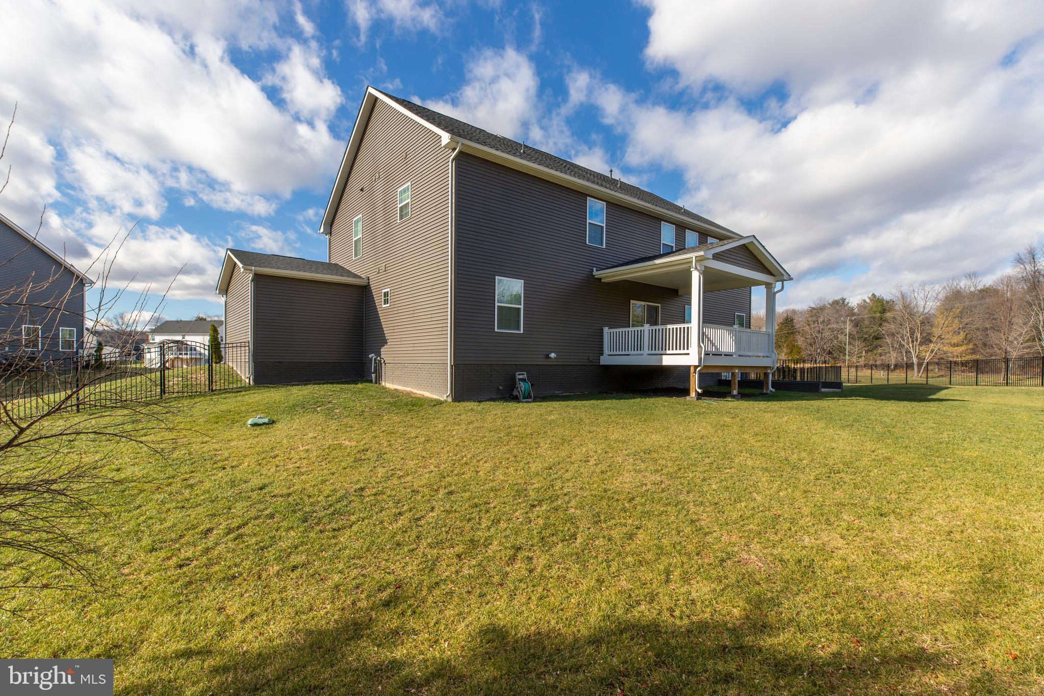 BROAD RUN ESTATES - Residential