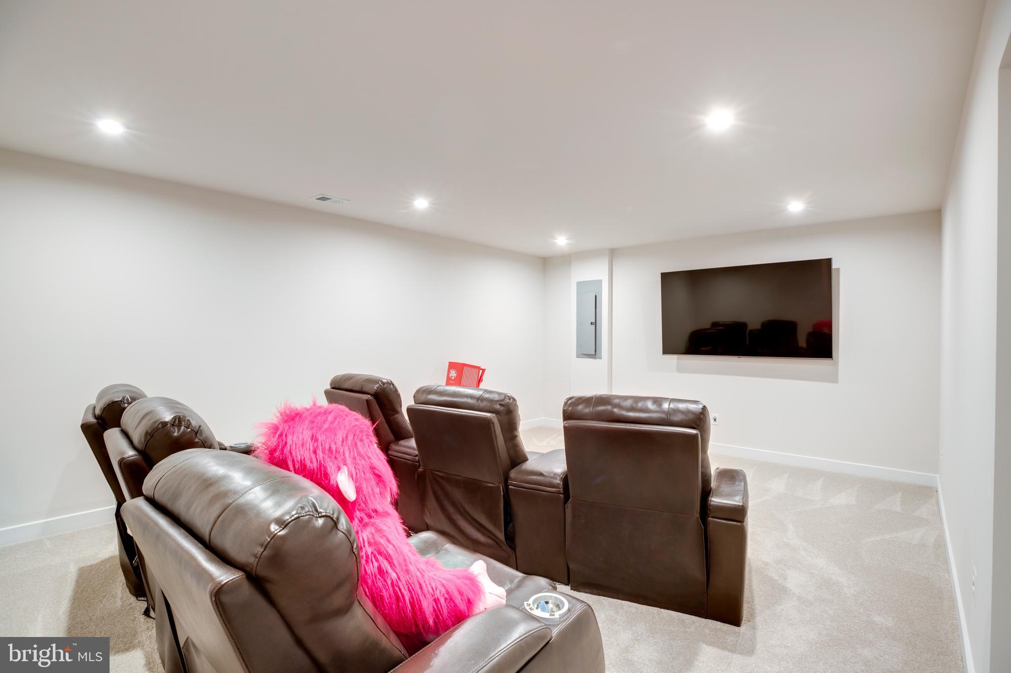 BROAD RUN ESTATES - Residential