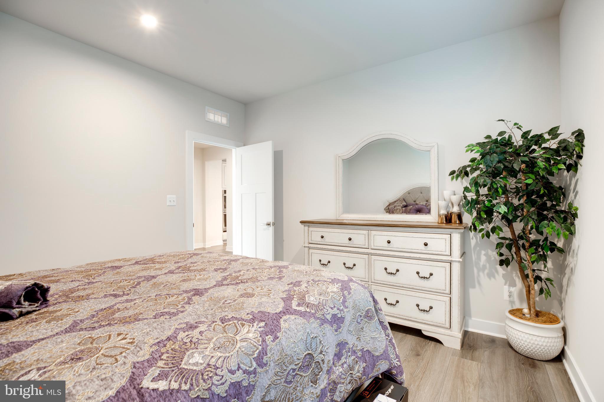 BROAD RUN ESTATES - Residential