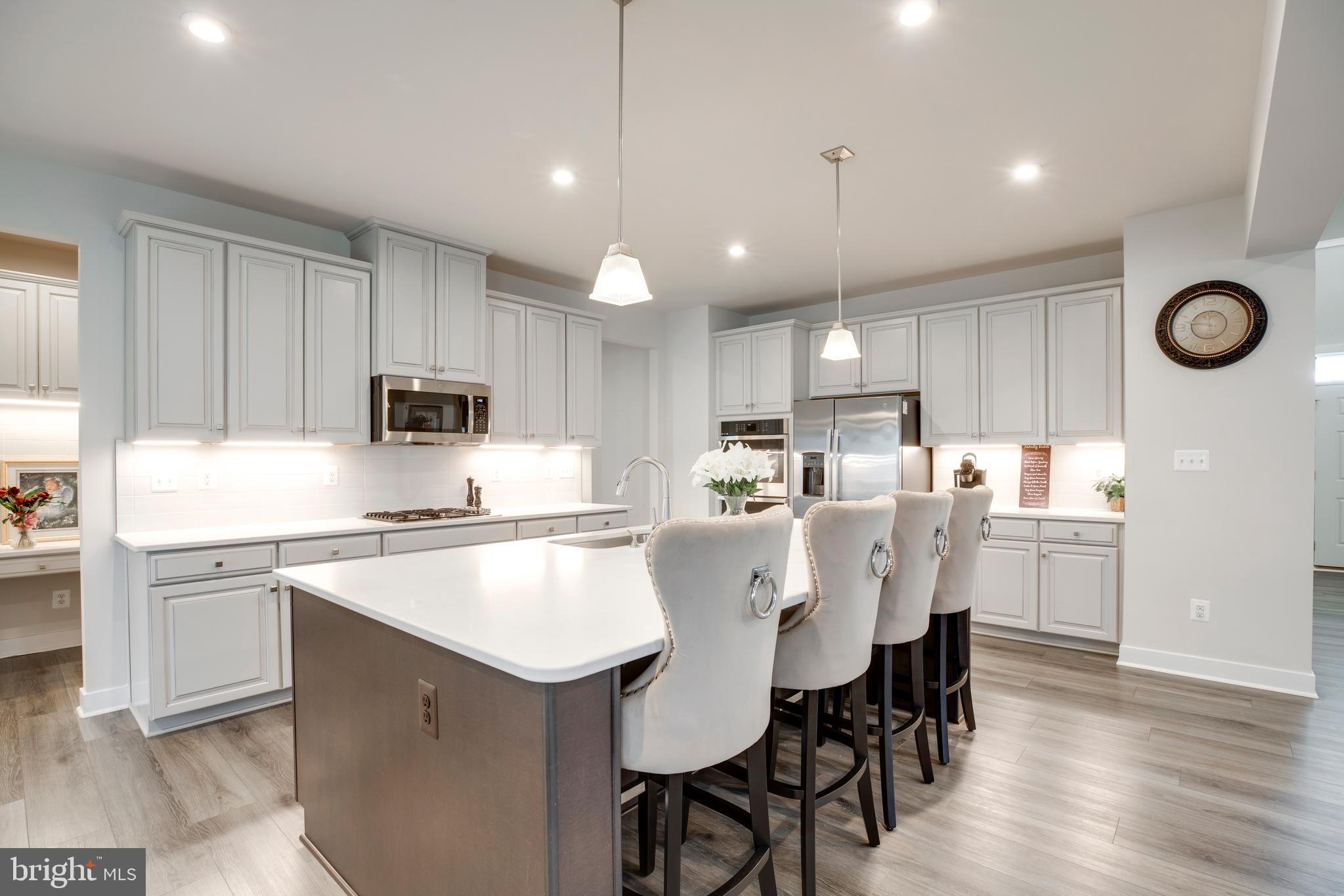 BROAD RUN ESTATES - Residential