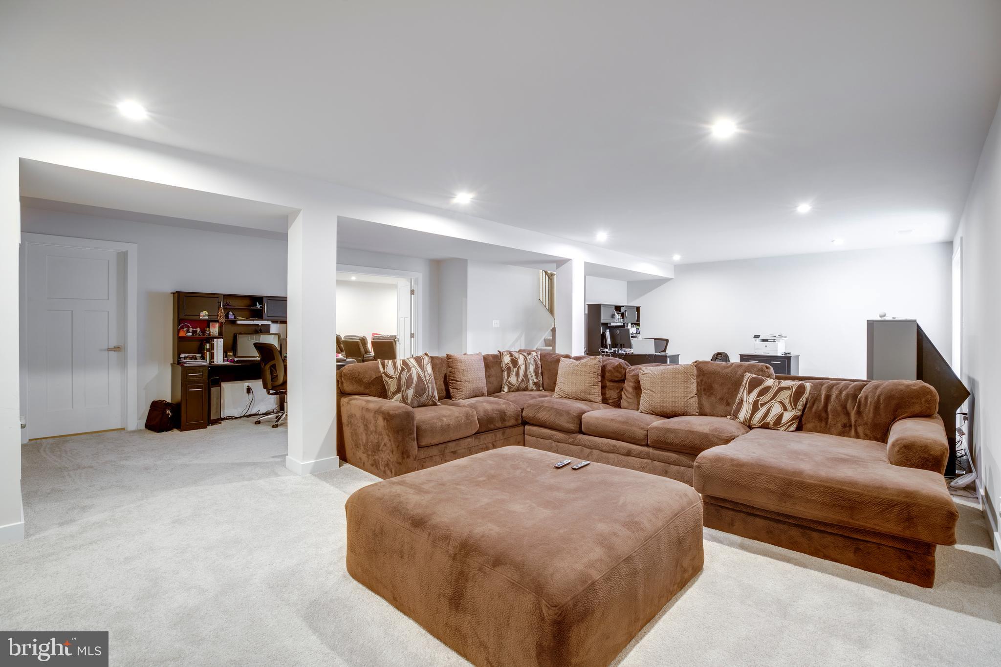 BROAD RUN ESTATES - Residential