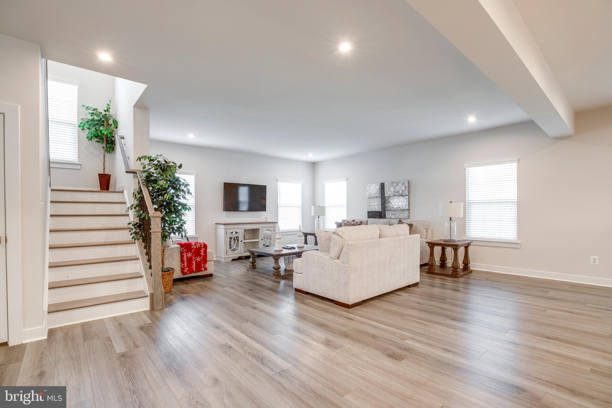 BROAD RUN ESTATES - Residential