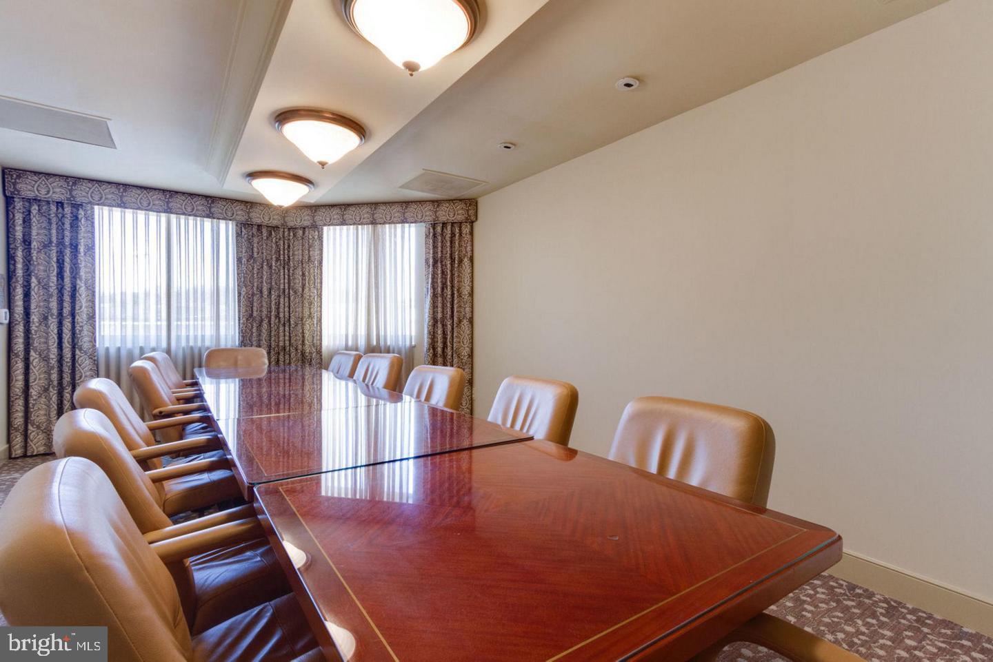 CARLYLE TOWERS - Residential Lease