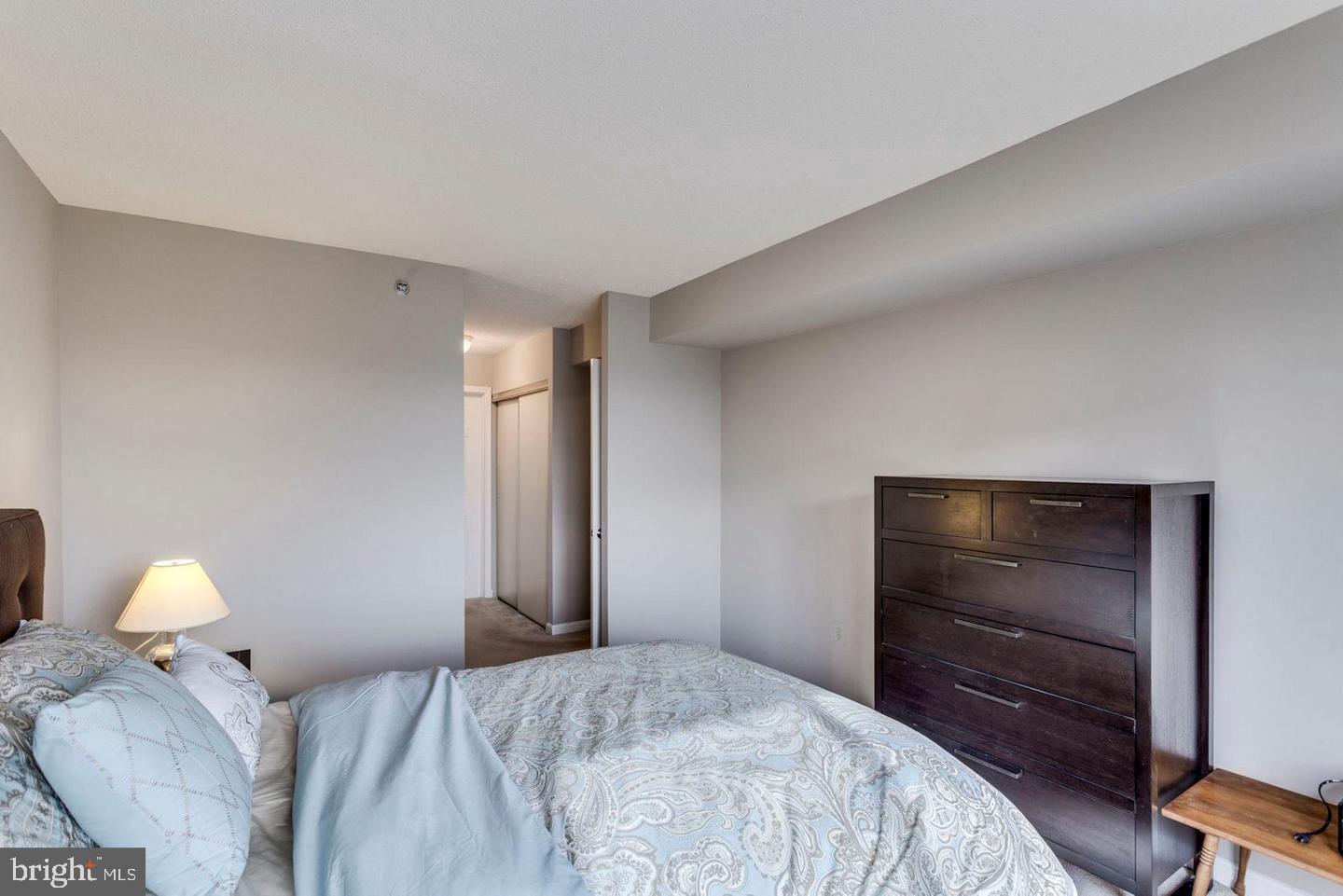 CARLYLE TOWERS - Residential Lease