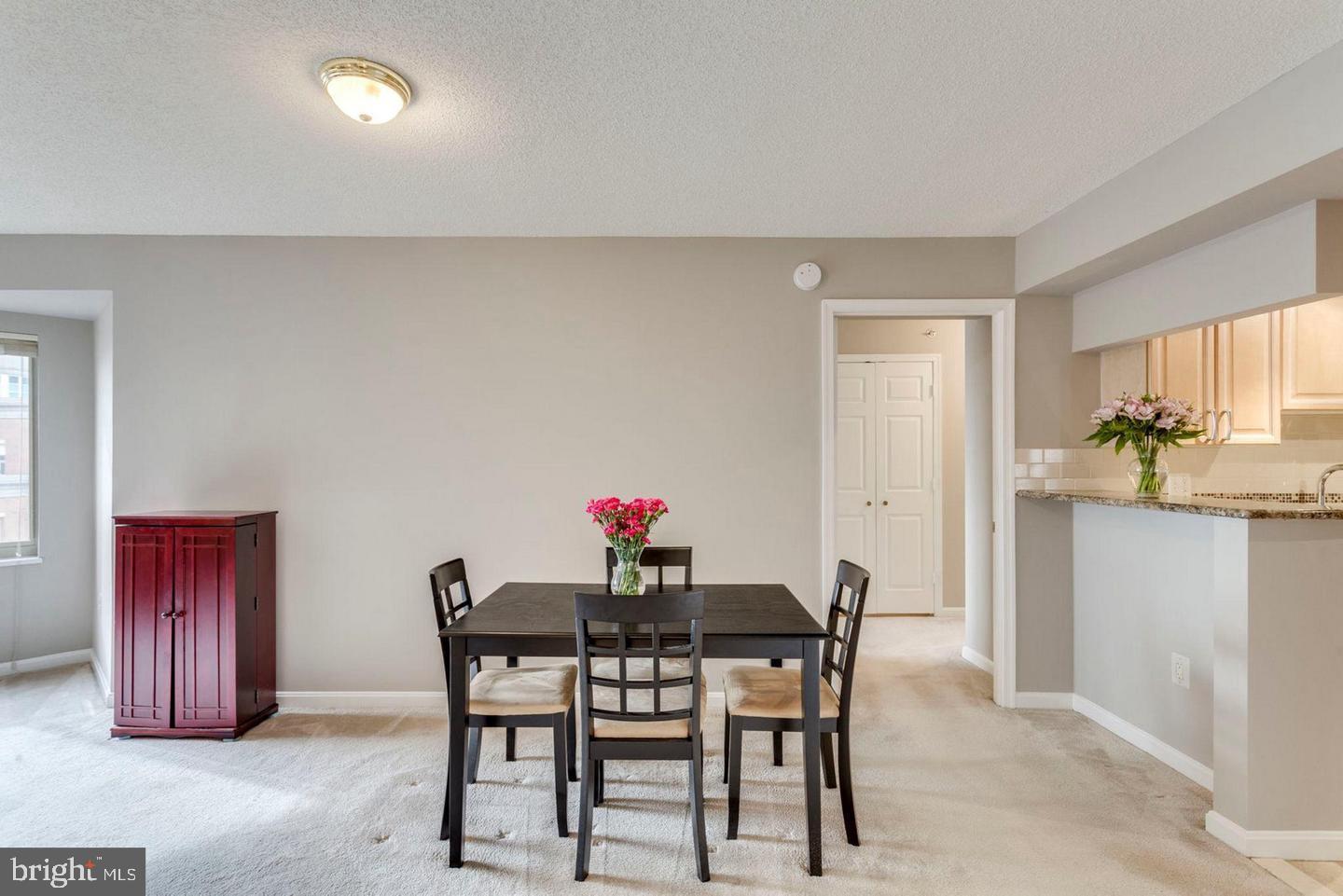 CARLYLE TOWERS - Residential Lease