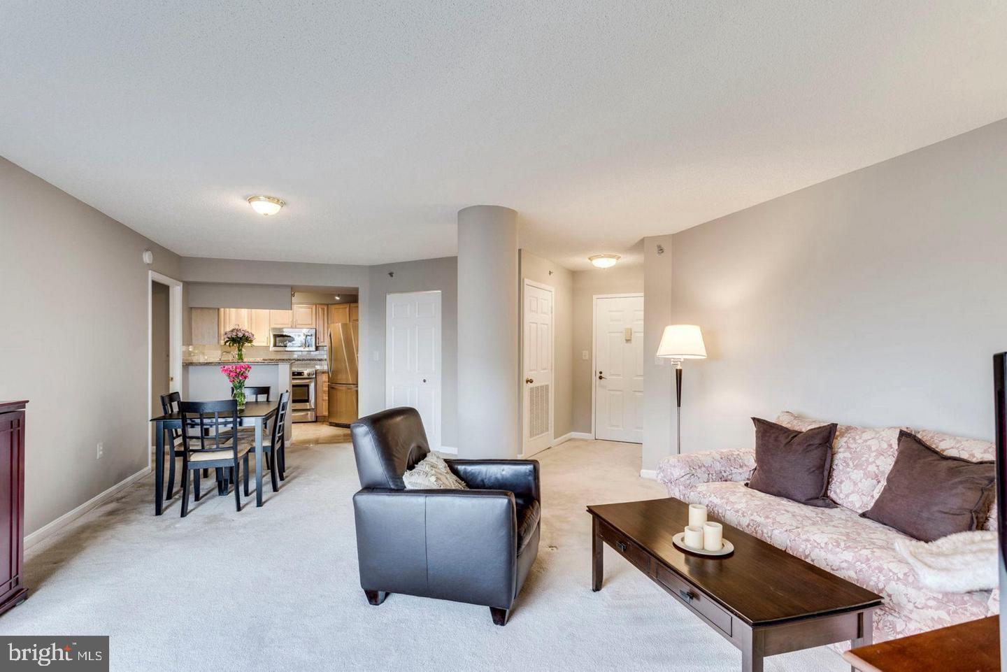 CARLYLE TOWERS - Residential Lease