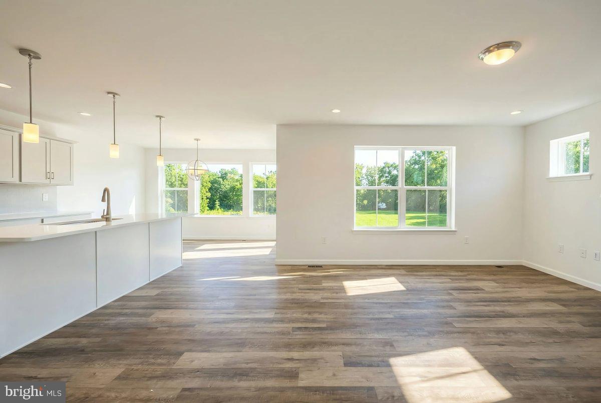 HAMPTON HEIGHTS - Residential