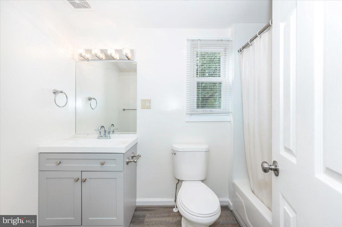 BRUNSWICK - Residential Lease