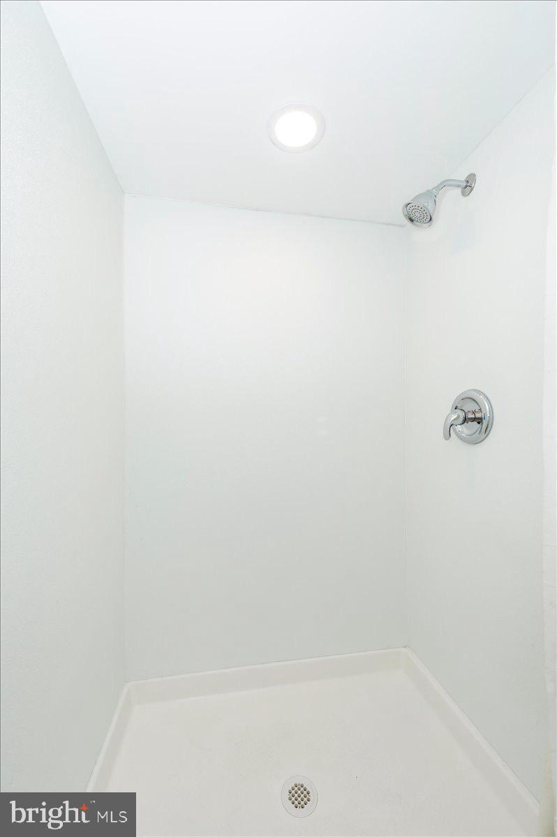 BRUNSWICK - Residential Lease