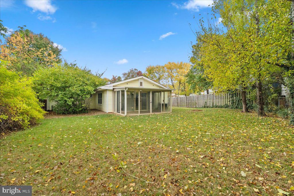 Photo of 314 E Staunton Avenue E, STERLING, VA 20164 (MLS # VALO2110140)