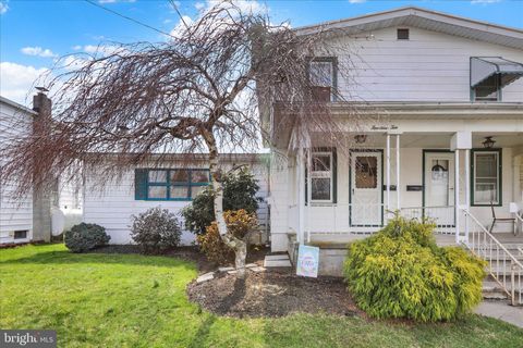 Townhouse For Sale - 1410 Margaret Street<br/> Berks County, READING, PA 19605