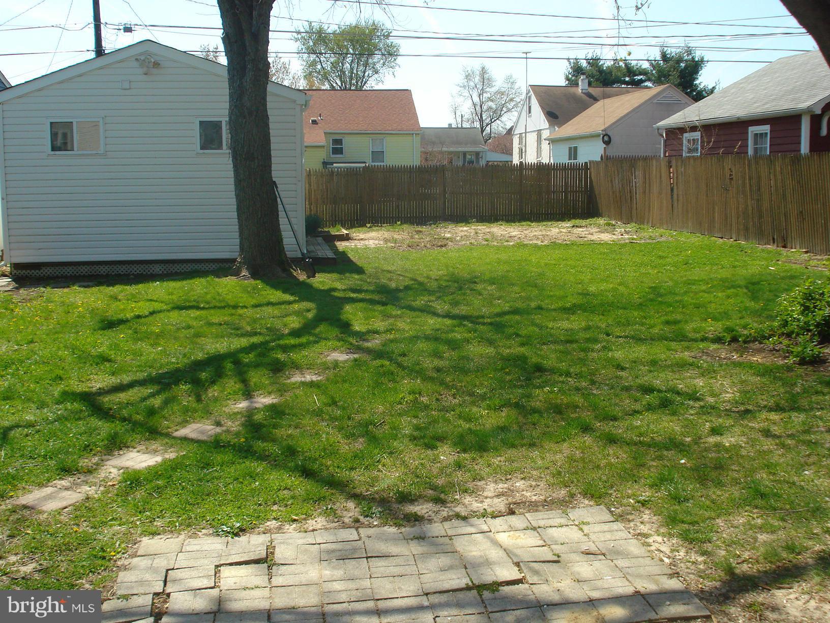 GRAY MANOR - Residential