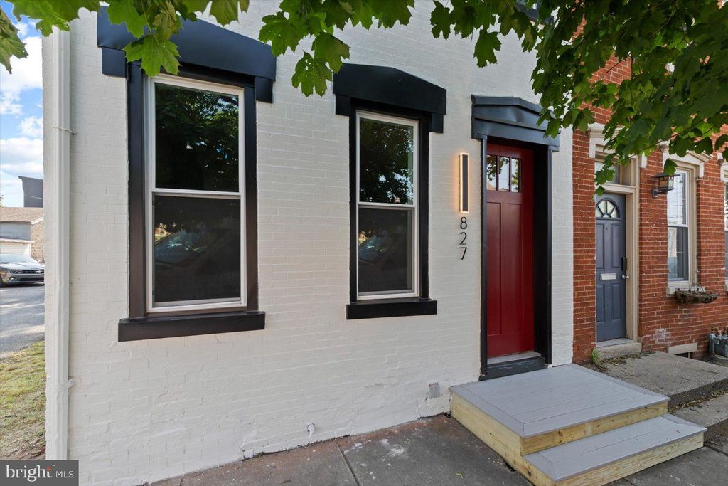 Photo of 827 Queen St St N, Lancaster, PA 17603 (MLS # PALA2051576)