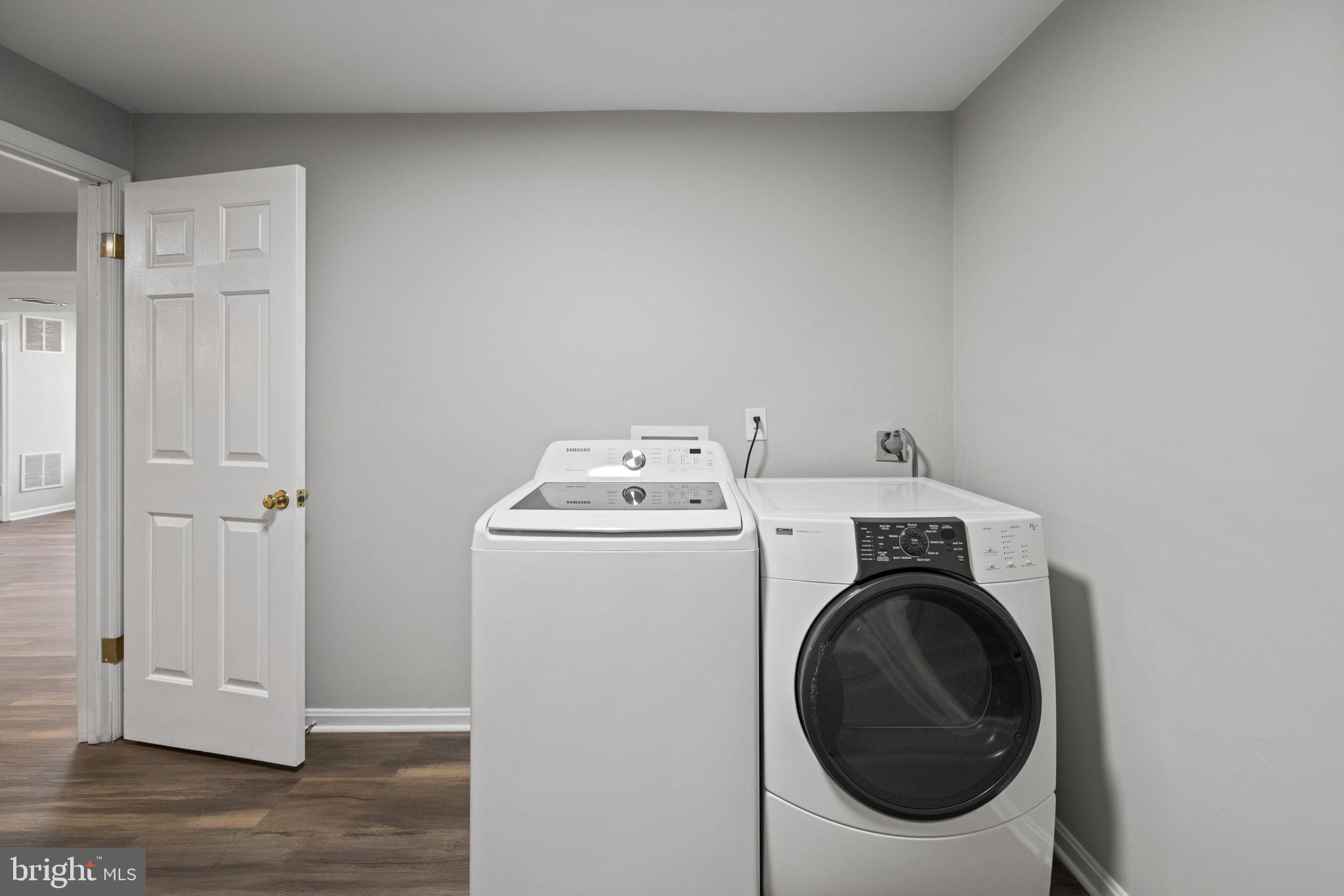 FOX HILLS - Residential