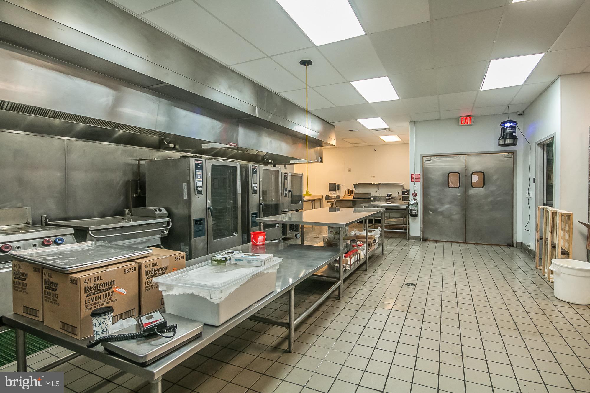 FISHTOWN - Commercial Sale