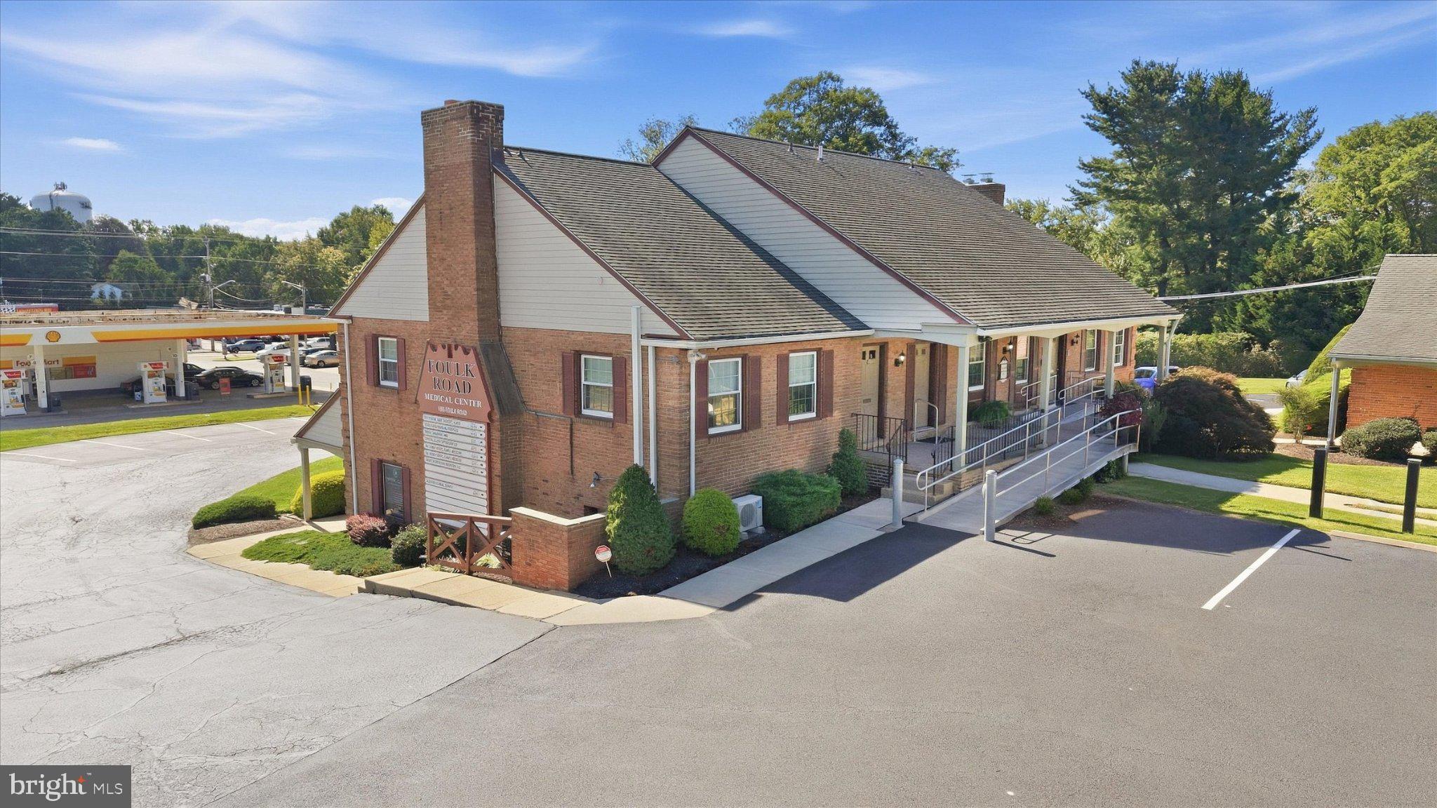 1805 FOULK ROAD E