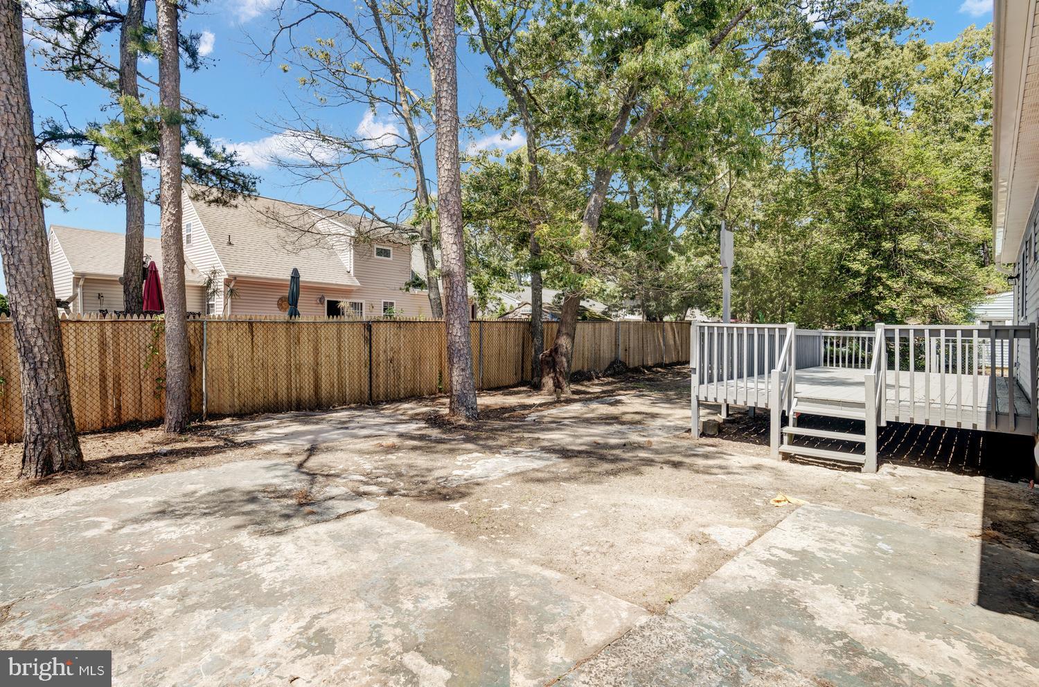 615 BEACH BOULEVARD