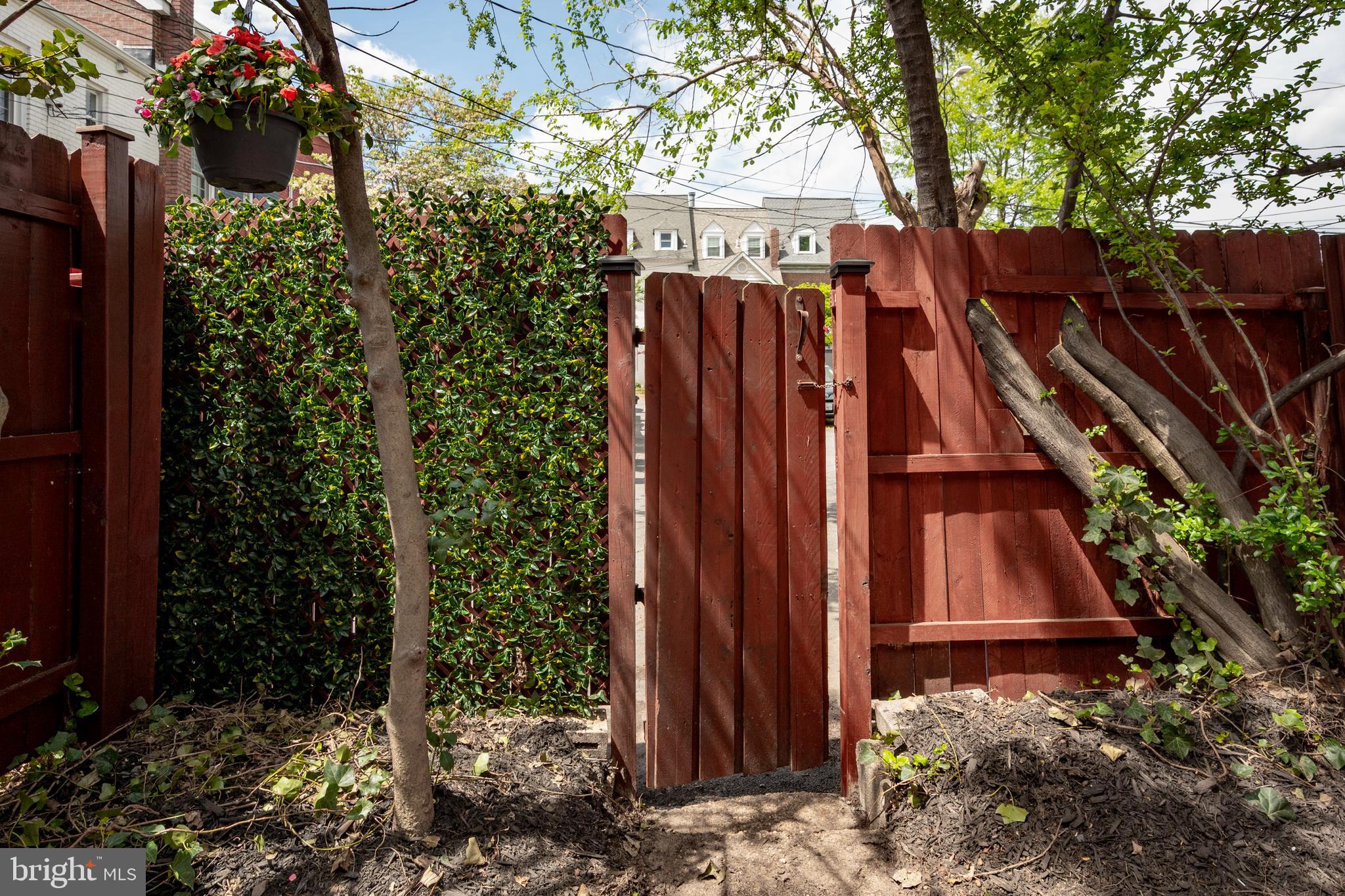 PATRICK HENRY - Residential