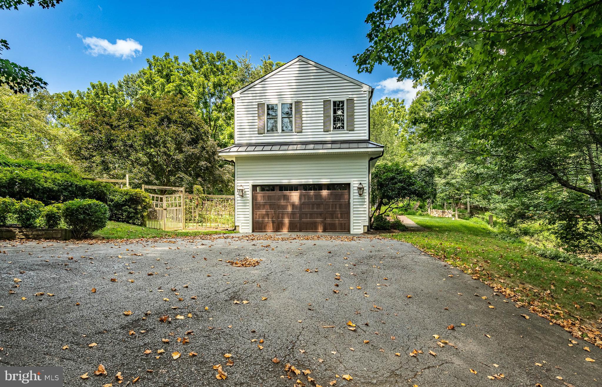 1032 N NEW STREET