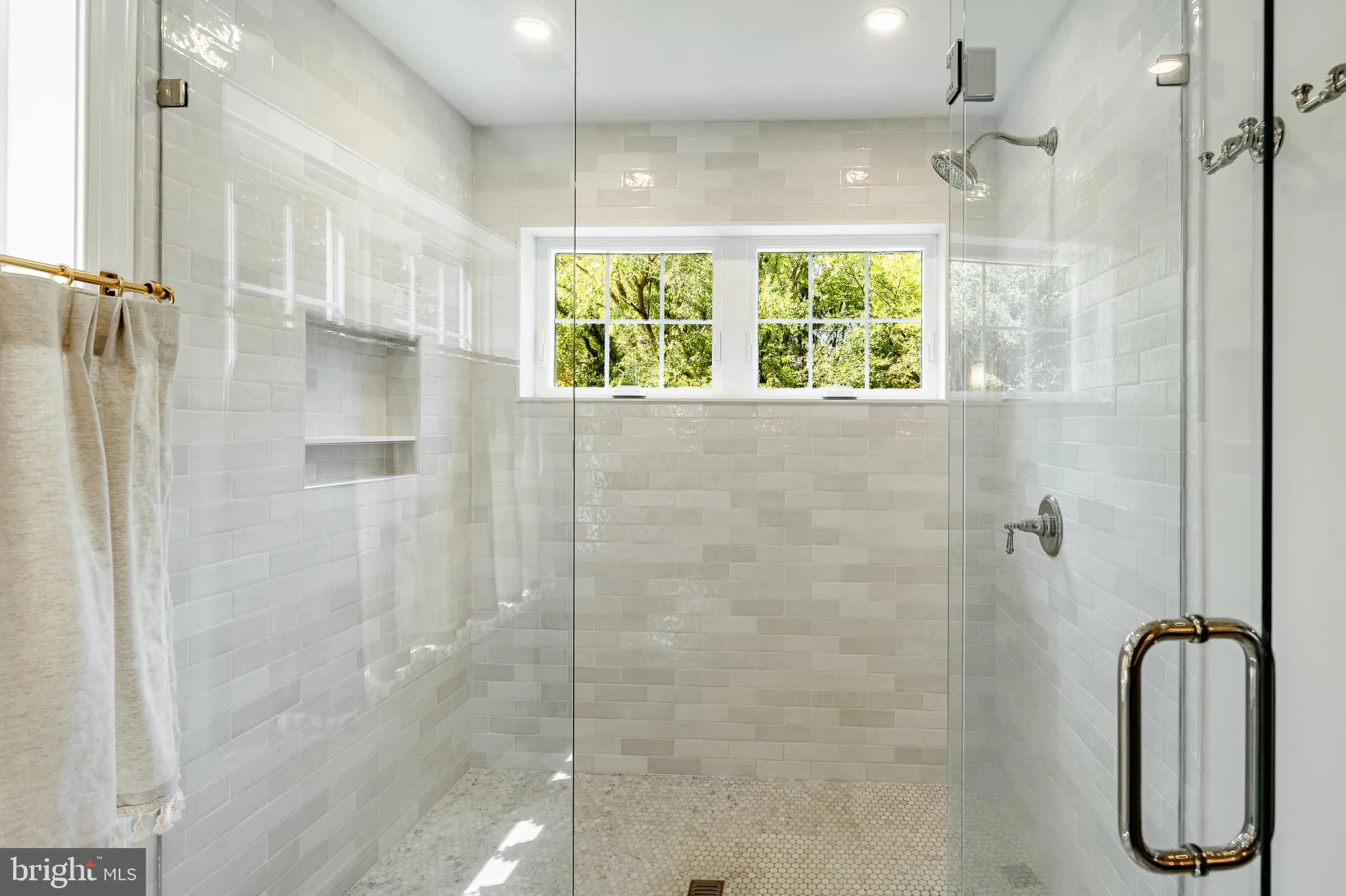 West Chester, Pennsylvania 19380, United States, 5 Bedrooms Bedrooms, ,4 BathroomsBathrooms,Residential,Contingent,187858