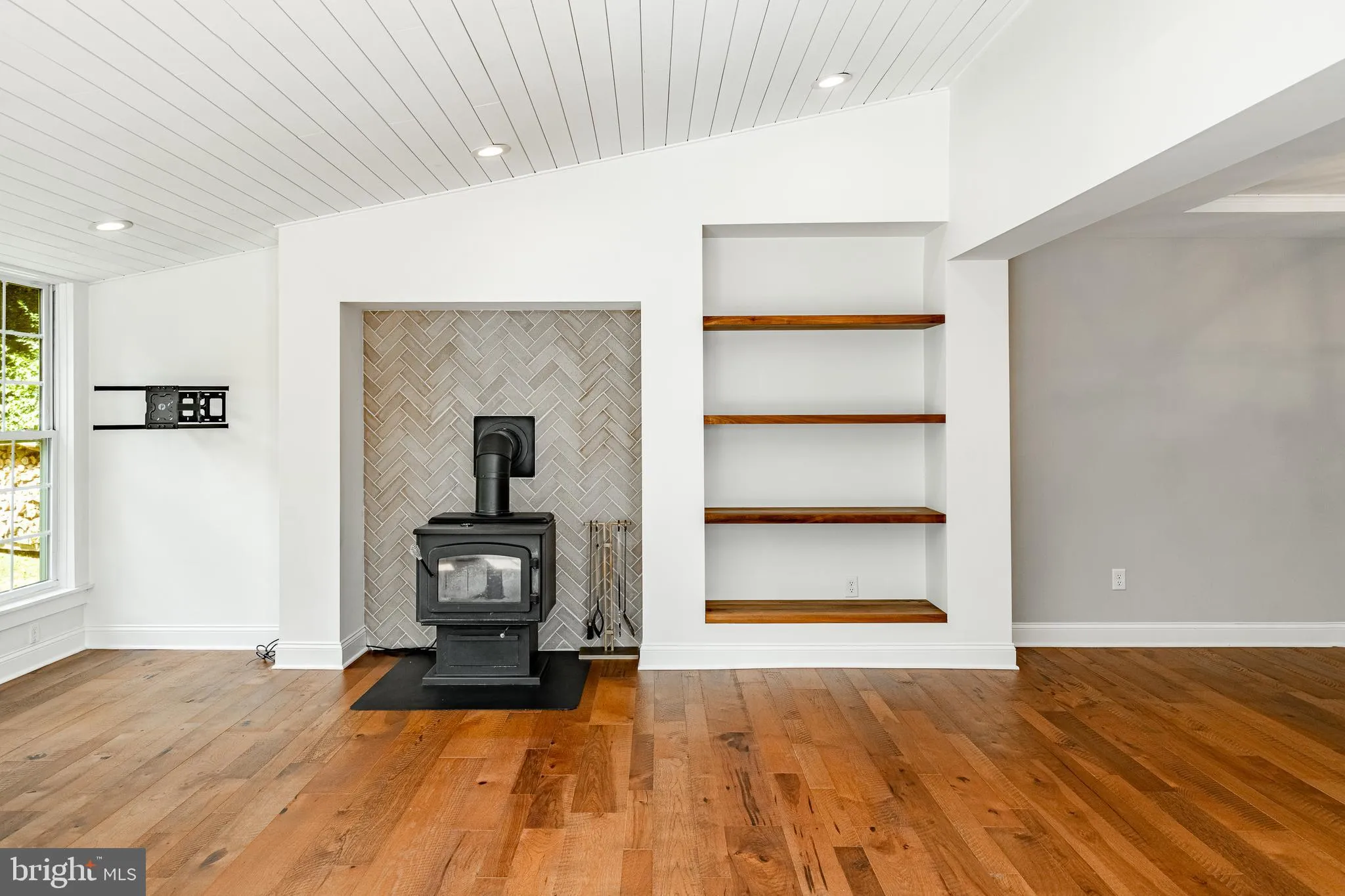 West Chester, Pennsylvania 19380, United States, 5 Bedrooms Bedrooms, ,4 BathroomsBathrooms,Residential,Contingent,187858