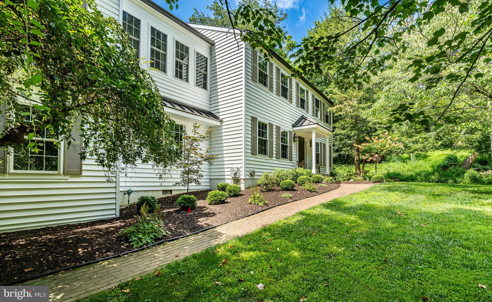 1032 N NEW STREET