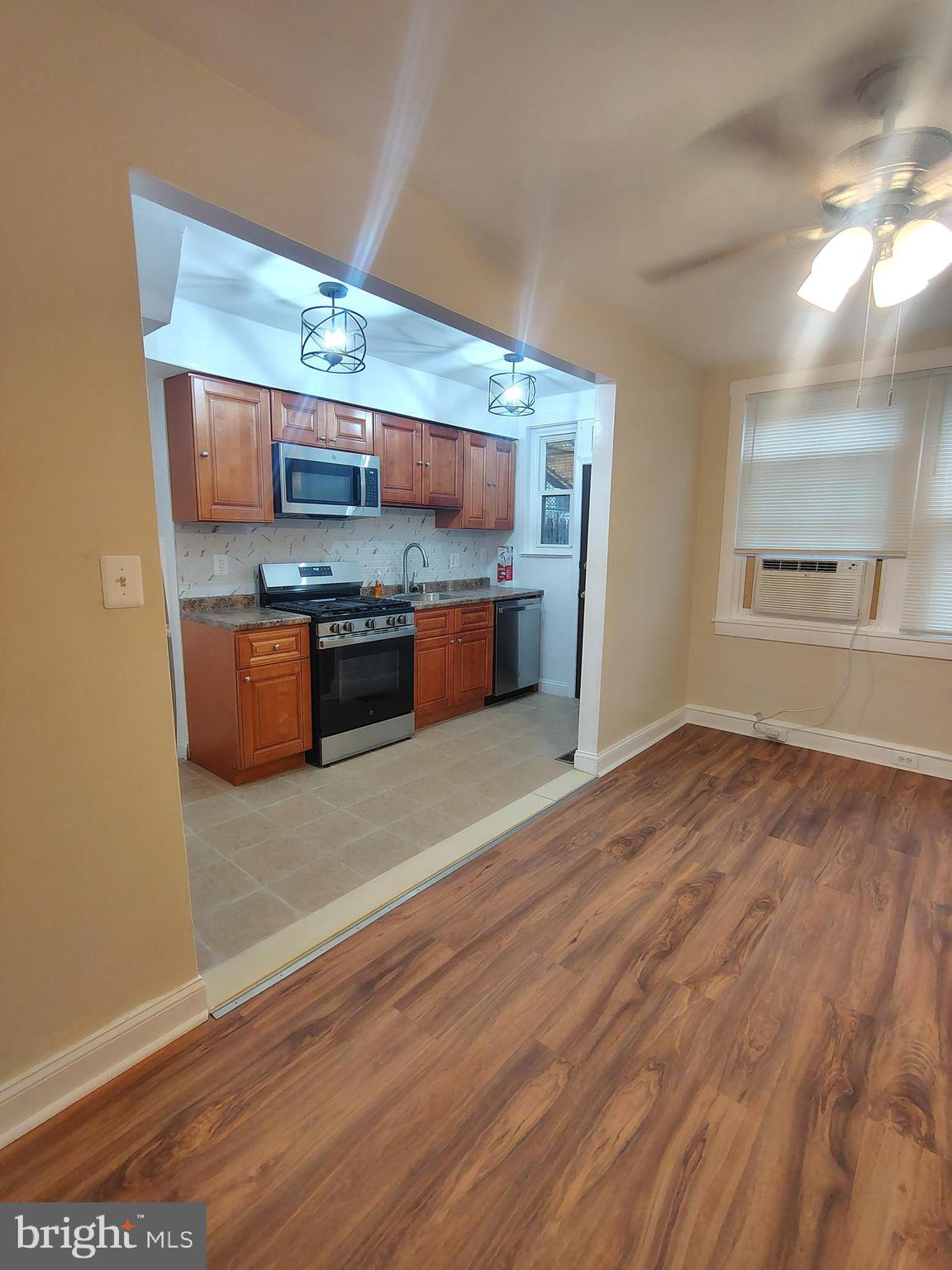 ELMWOOD PARK - Residential