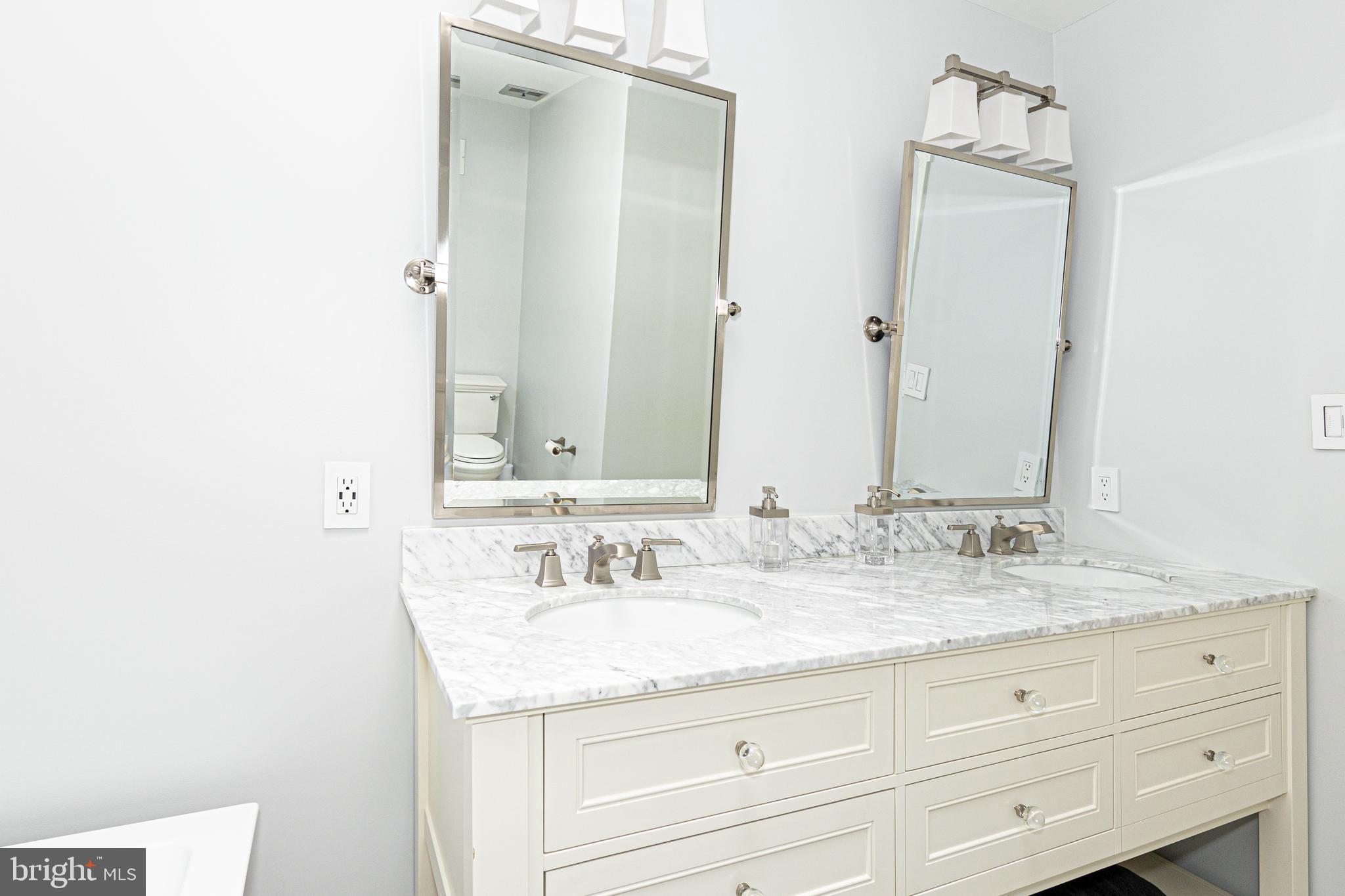 SOUTH RUN OAKS - Residential