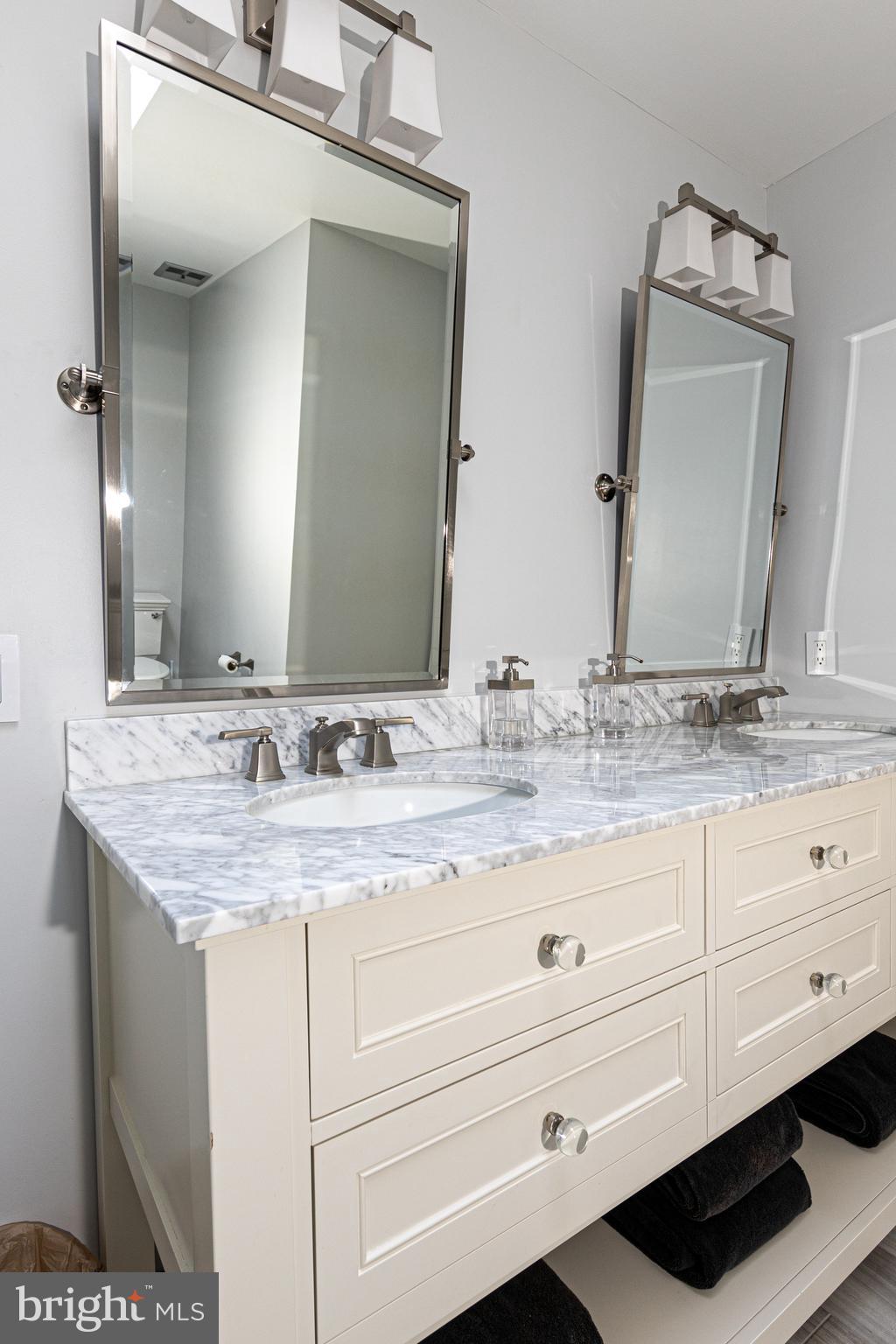 SOUTH RUN OAKS - Residential