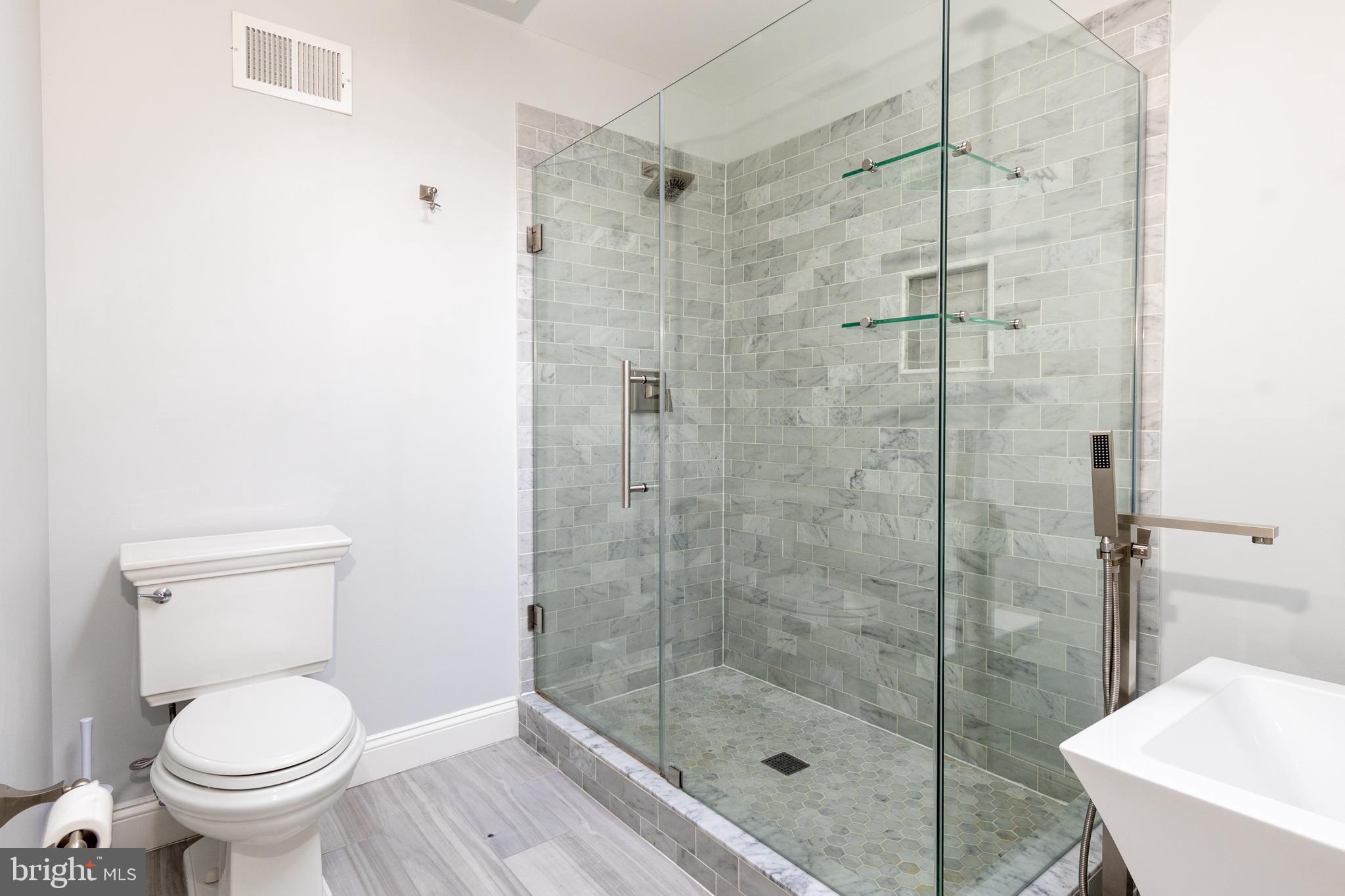 SOUTH RUN OAKS - Residential