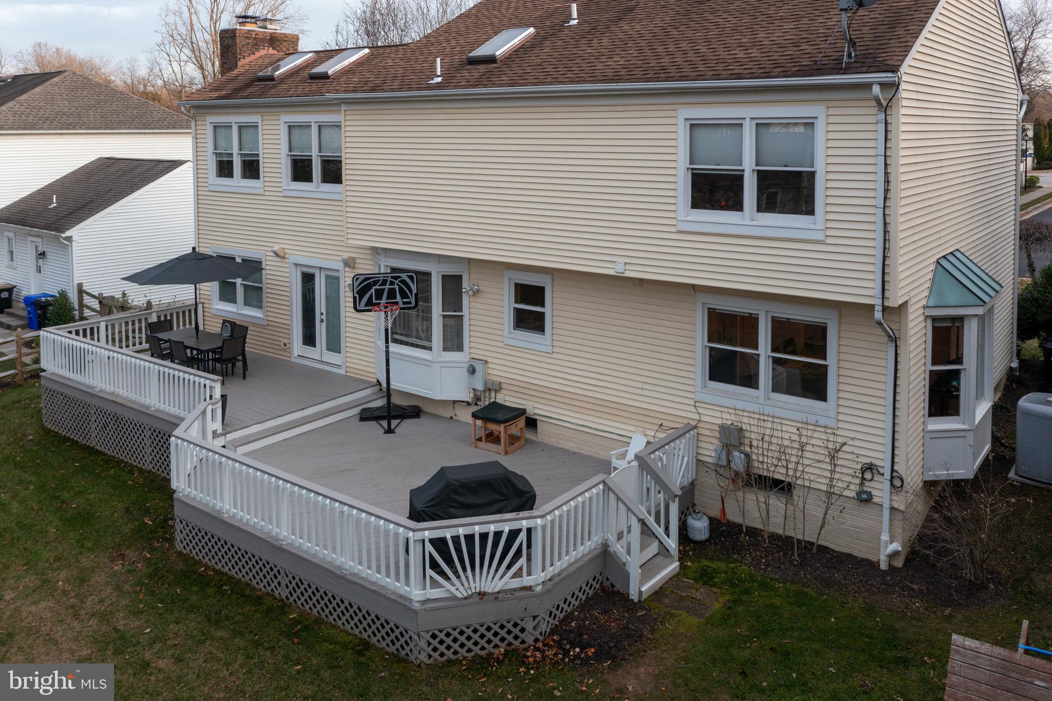 SOUTH RUN OAKS - Residential