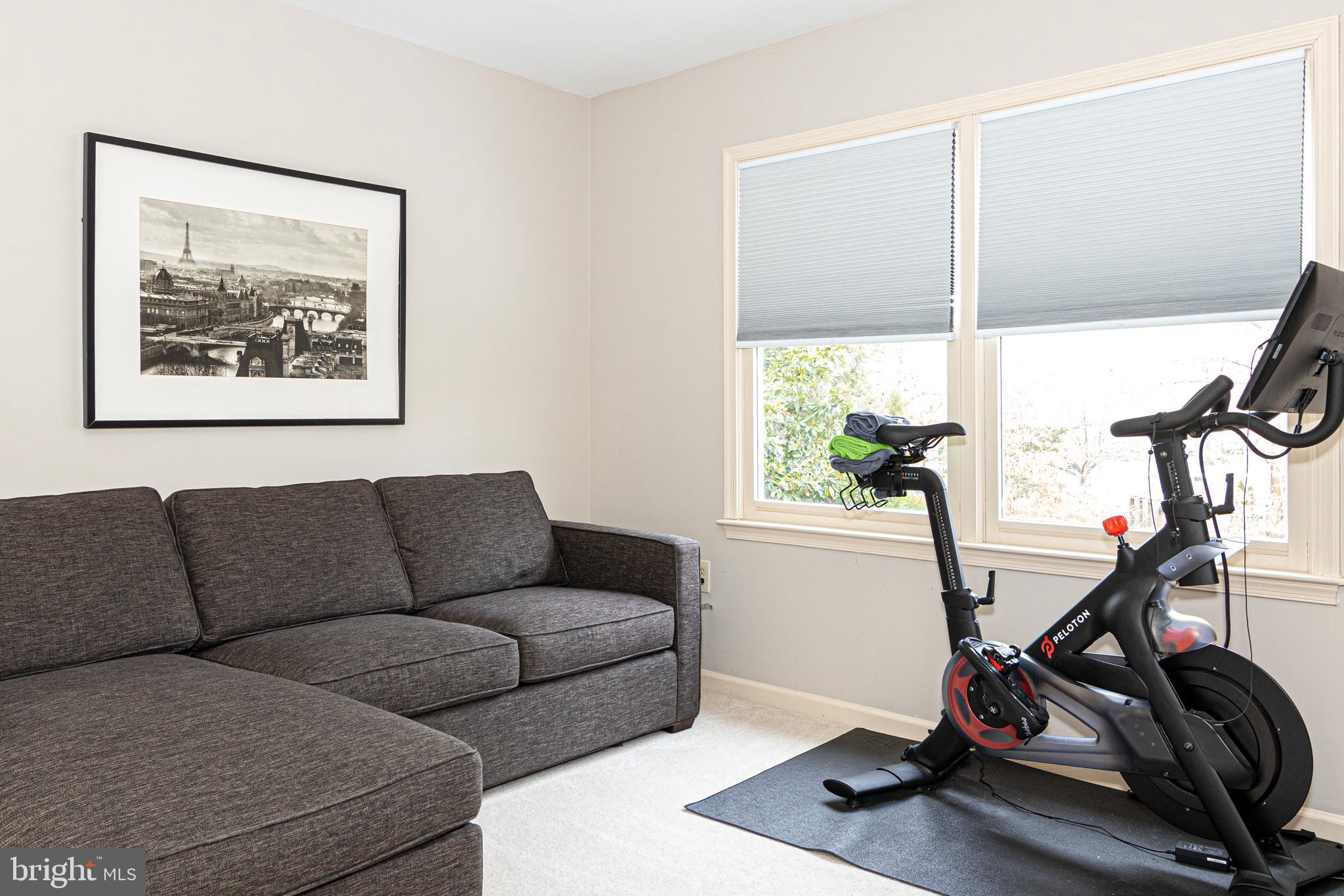 SOUTH RUN OAKS - Residential