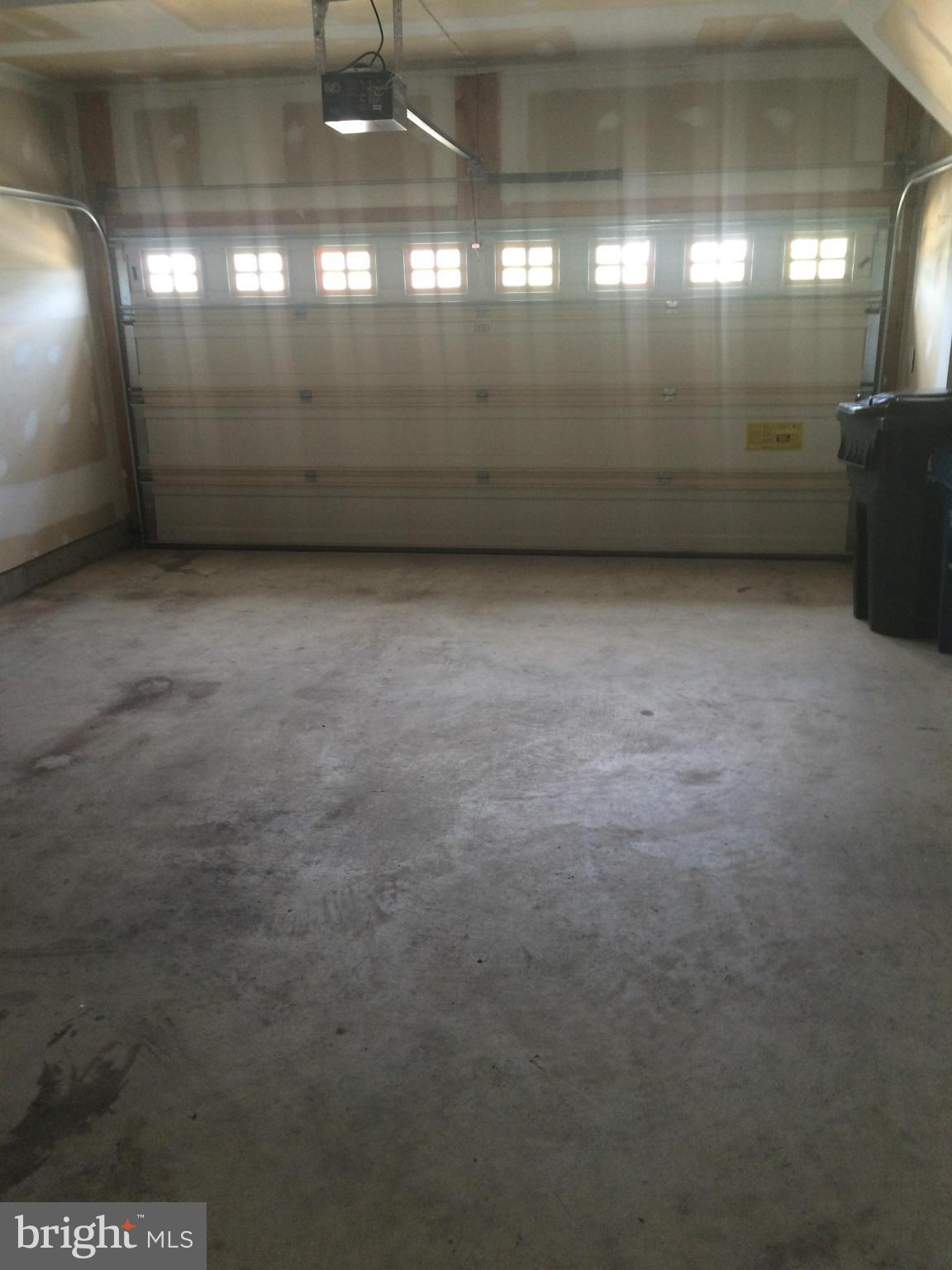 SOUTH RIDING - Residential Lease