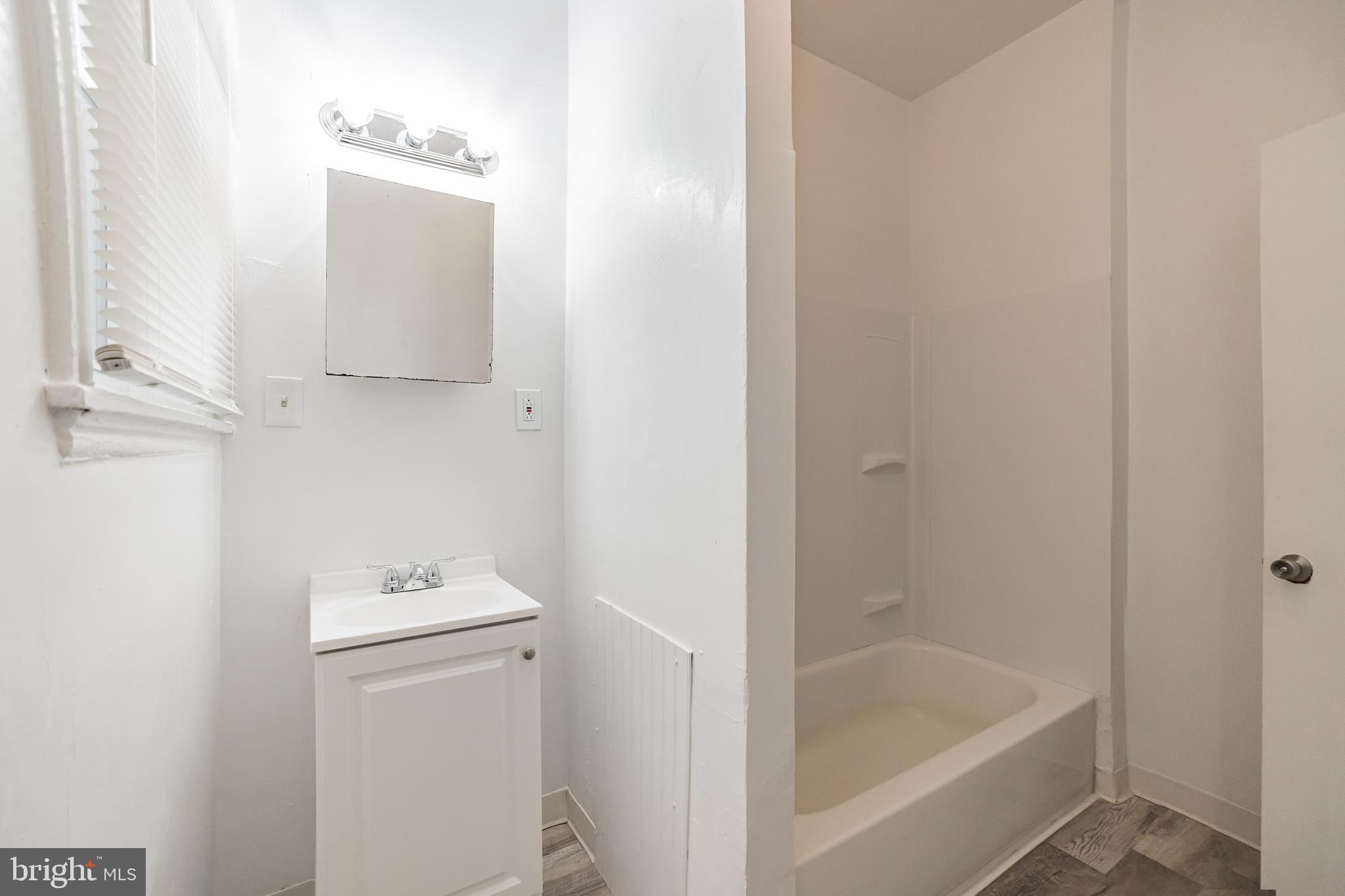 WALNUT HILL - Residential