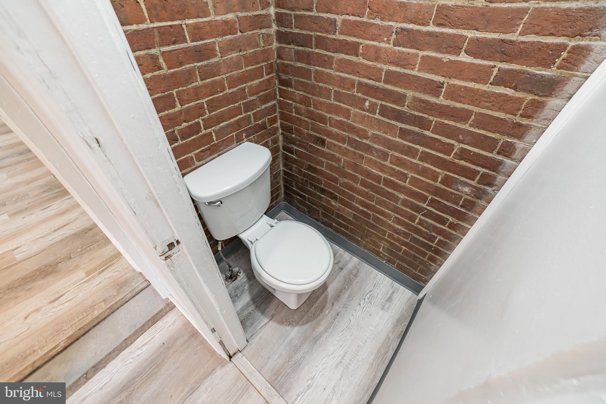 WALNUT HILL - Residential