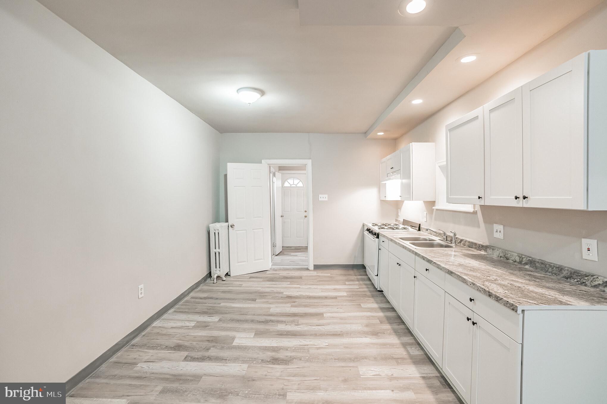 WALNUT HILL - Residential