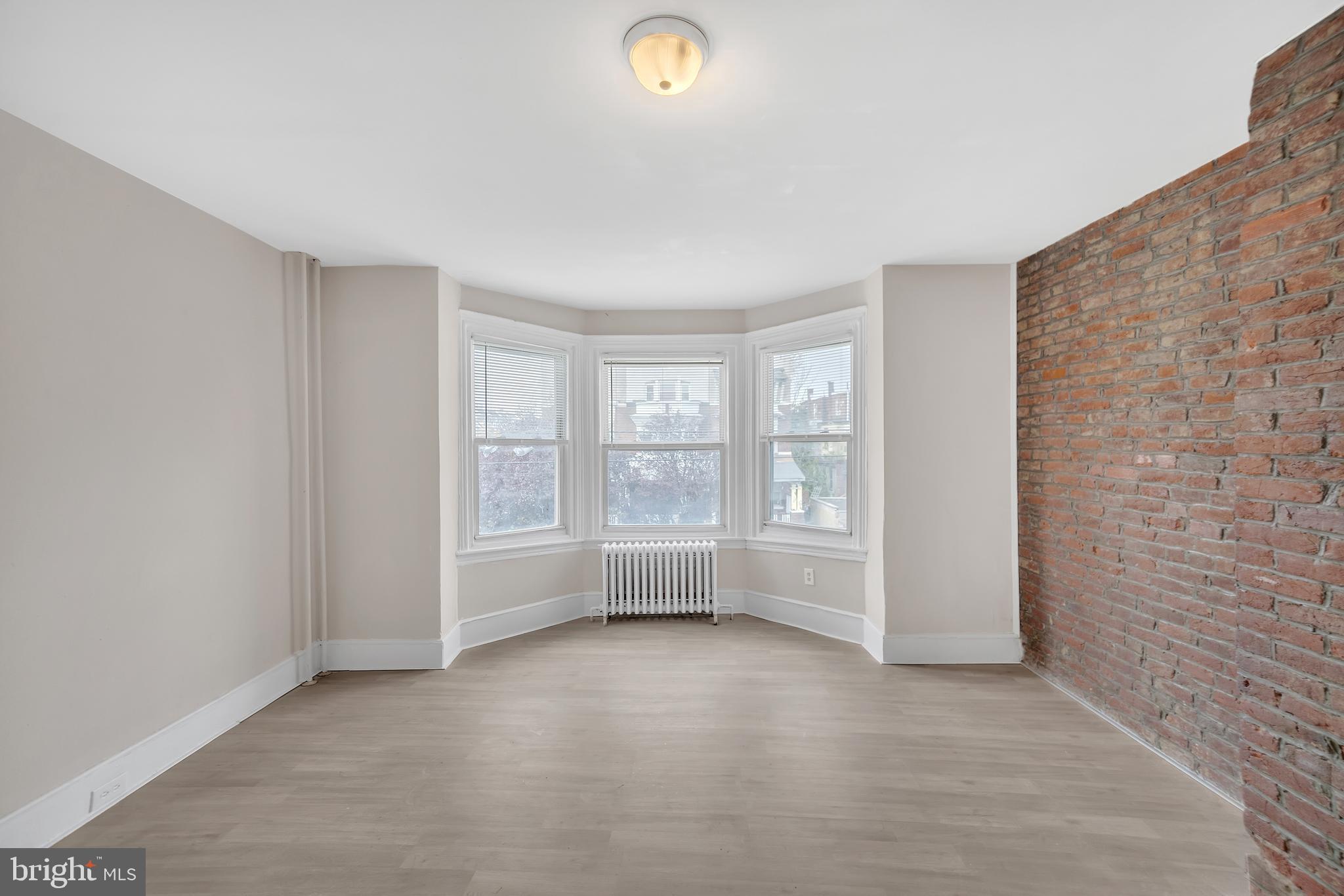 WALNUT HILL - Residential