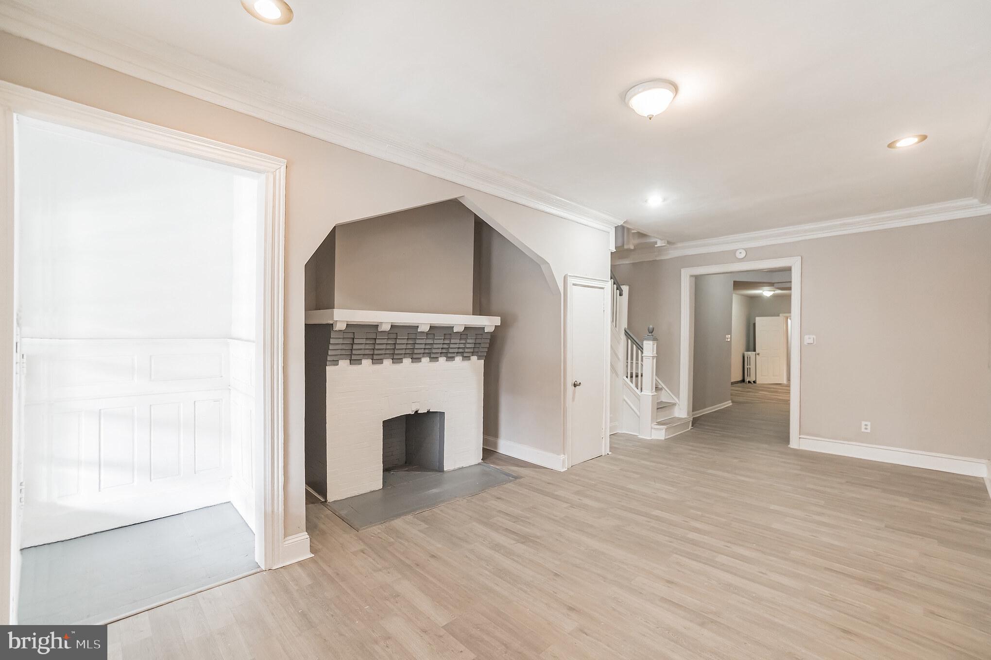 WALNUT HILL - Residential