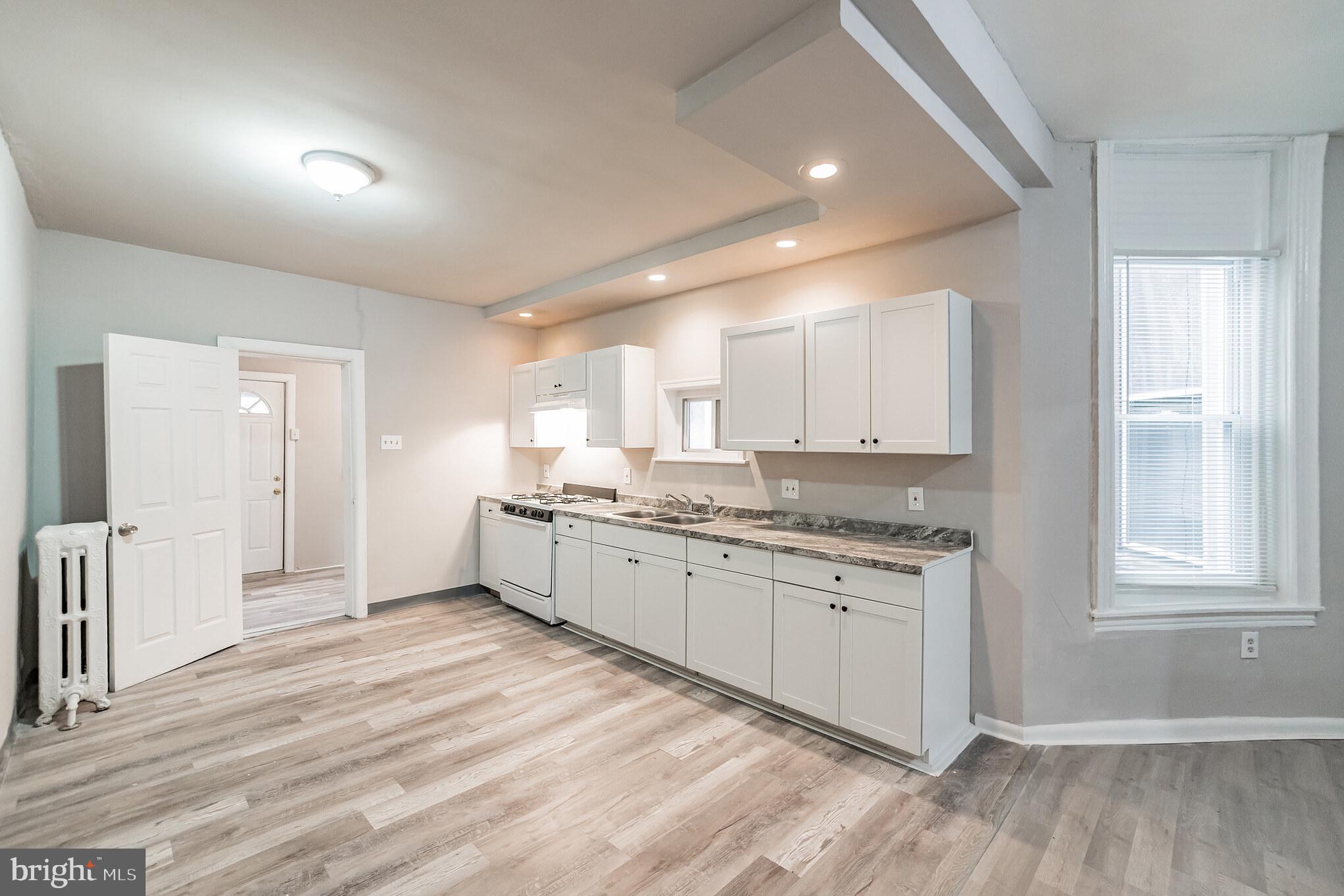 WALNUT HILL - Residential